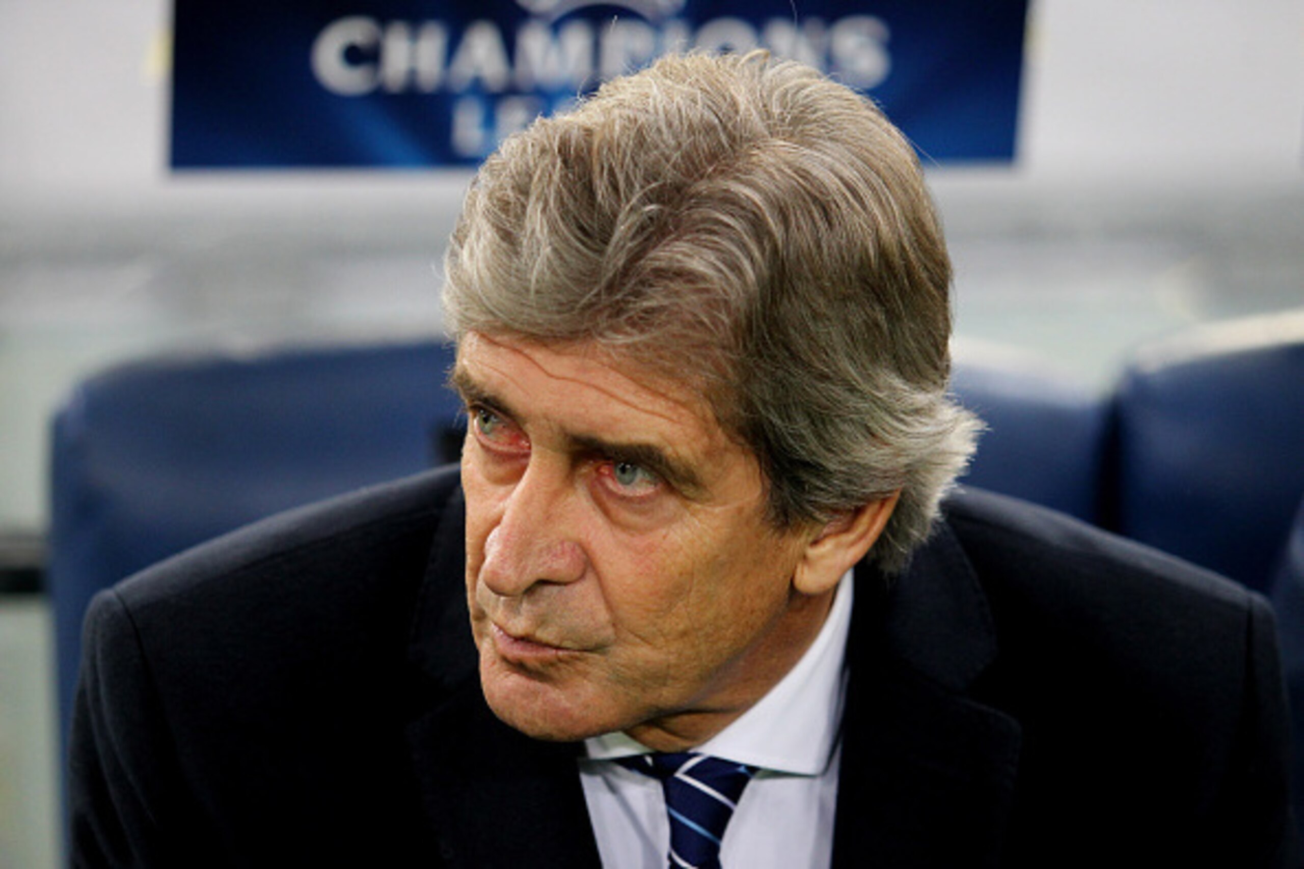ROME, ITALY - DECEMBER 10: Manchester City FC head coach Manuel Pellegrini looks on during the UEFA Champions League Group E match between AS Roma and Manchester City FC on December 10, 2014 in Rome, Italy. (Photo by Paolo Bruno/Getty Images) ROME, ITALY - DECEMBER 10: Manchester City FC head coach Manuel Pellegrini looks on during the UEFA Champions League Group E match between AS Roma and Manchester City FC on December 10, 2014 in Rome, Italy. (Photo by Paolo Bruno/Getty Images)