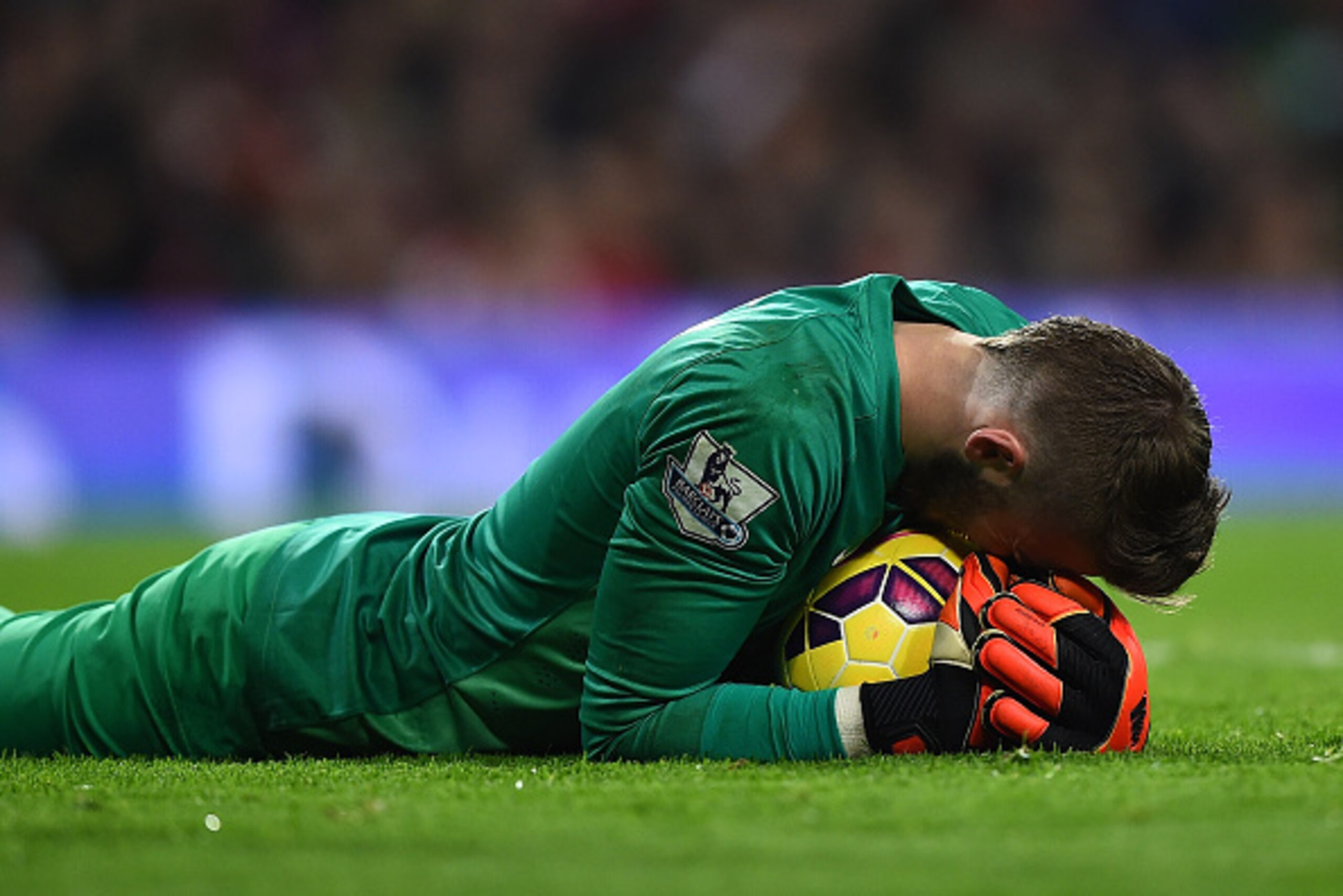 LONDON, ENGLAND - NOVEMBER 22:  David De Gea of Manchester United after making a save during the Barclays Premier League match between Arsenal and Manchester United at Emirates Stadium on November 22, 2014 in London, England. (Photo by Shaun Botterill/Get