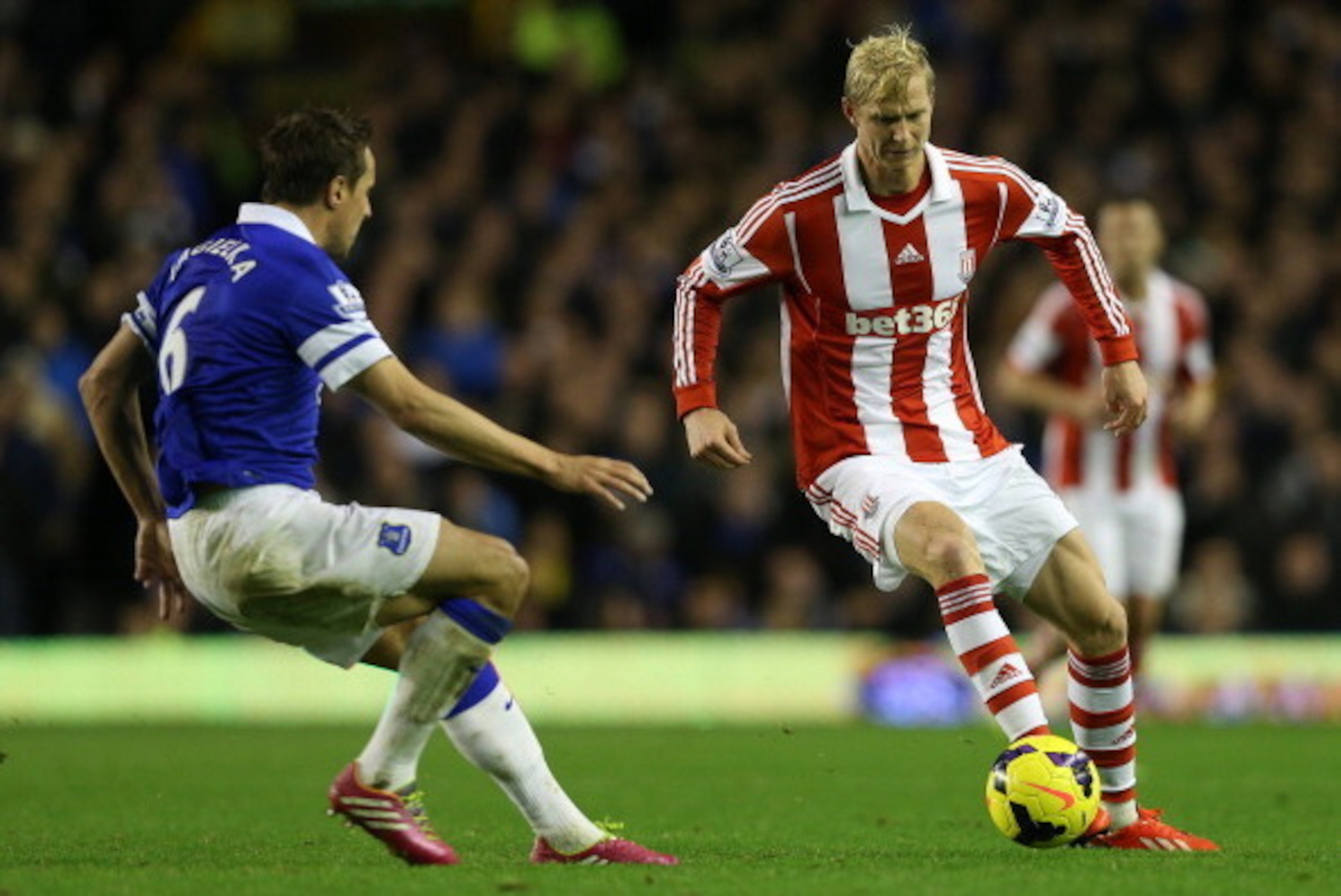 LIVERPOOL, ENGLAND - NOVEMBER 30: Brek Shea of Stoke City attempts to move past Phil Jagielka of Everton during the Barclays Premier League match between Everton and Stoke City at Goodison Park on November 30, 2013 in Liverpool, England. (Photo by Clive LIVERPOOL, ENGLAND - NOVEMBER 30: Brek Shea of Stoke City attempts to move past Phil Jagielka of Everton during the Barclays Premier League match between Everton and Stoke City at Goodison Park on November 30, 2013 in Liverpool, England. (Photo by Clive