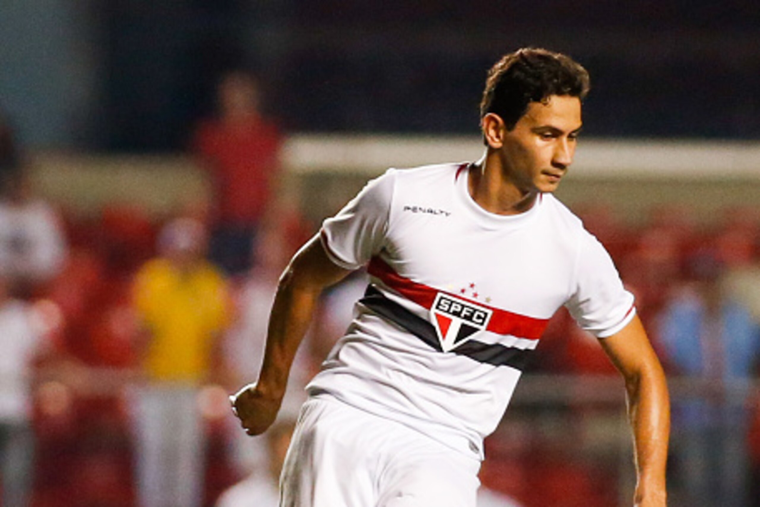 SAO PAULO, BRAZIL - NOVEMBER 12: Paulo Henrique Ganso of Sao Paulo in action during the match between Sao Paulo and Internacional for the Brazilian Series A 2014 at Morumbi stadium on November 12, 2014 in Sao Paulo, Brazil. (Photo by Alexandre Schneider/G