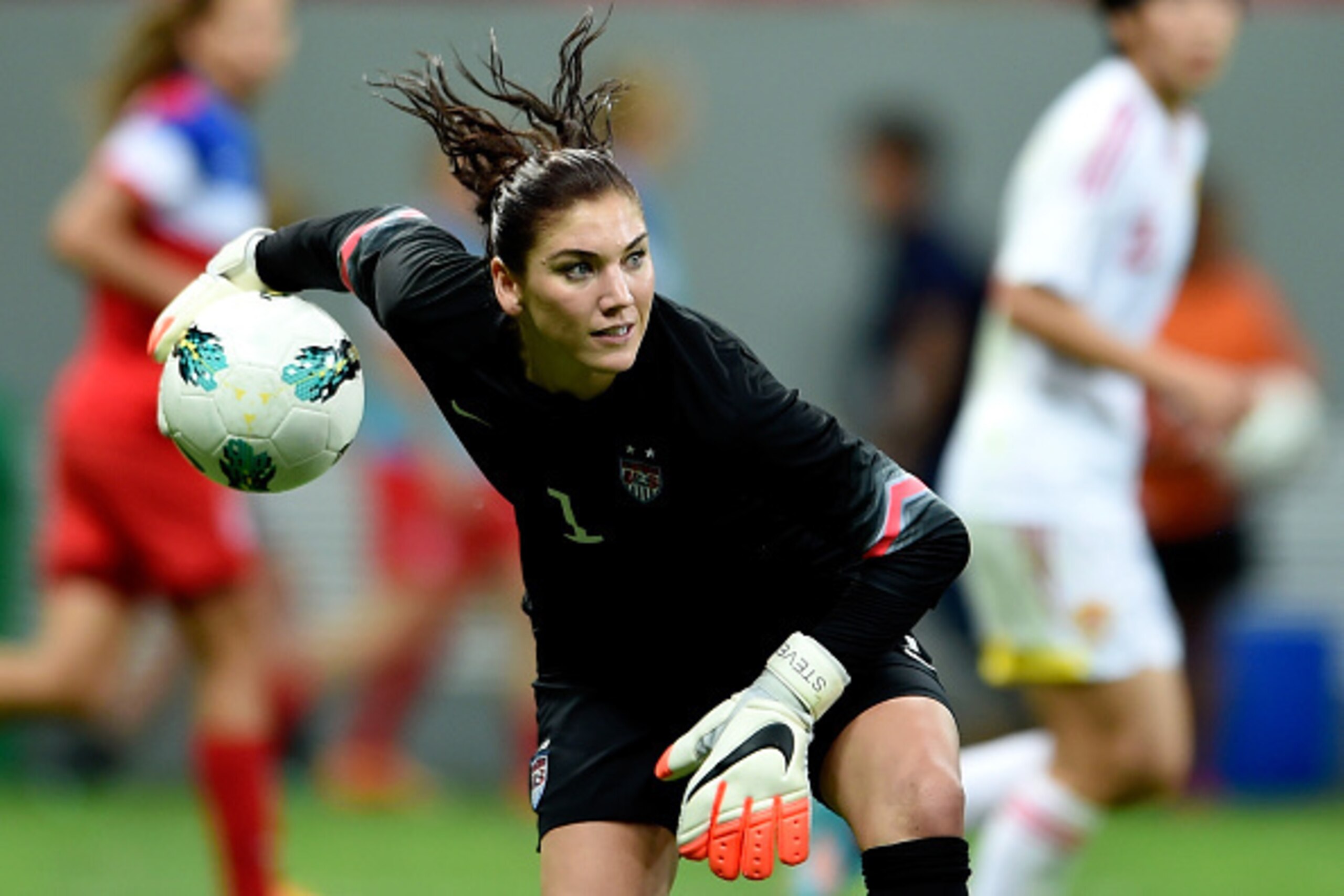 BRASILIA, BRAZIL - DECEMBER 10: Goalkeeper Hope Solo of the USA in action during a match between USA and China as part of International Women's Football Tournament of Brasilia at Mane Garrincha Stadium on December 10, 2014 in Brasilia, Brazil. (Photo by B
