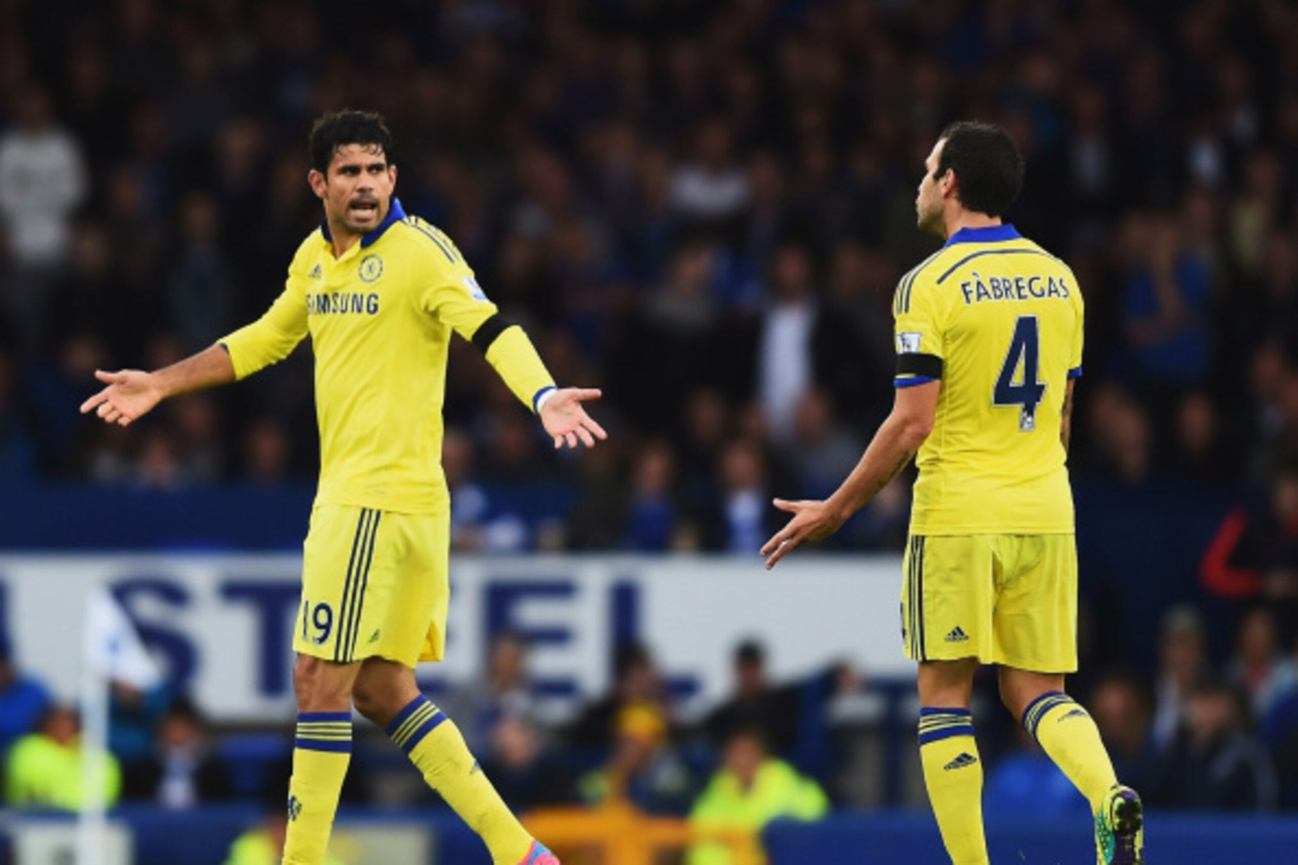 LIVERPOOL, ENGLAND - AUGUST 30: Diego Costa of Chelsea exchanges words with Cesc Fabregas of Chelsea during the Barclays Premier League match between Everton and Chelsea at Goodison Park on August 30, 2014 in Liverpool, England. (Photo by Laurence Griffi LIVERPOOL, ENGLAND - AUGUST 30: Diego Costa of Chelsea exchanges words with Cesc Fabregas of Chelsea during the Barclays Premier League match between Everton and Chelsea at Goodison Park on August 30, 2014 in Liverpool, England. (Photo by Laurence Griffi