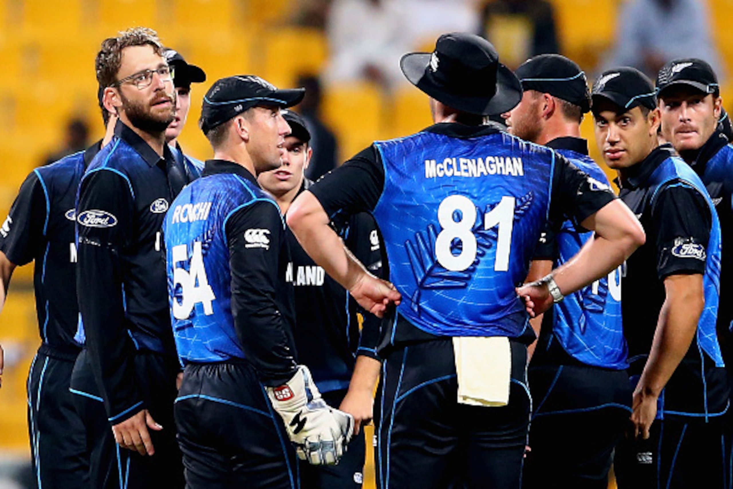 ABU DHABI, UNITED ARAB EMIRATES - DECEMBER 17:  Daniel Vettori of New Zealand celebrates with teammates after dismissing Mohammad Hafeez of Pakistan during the 4th One Day International match between Pakistan and New Zealand at Sheikh Zayed Stadium on Dec