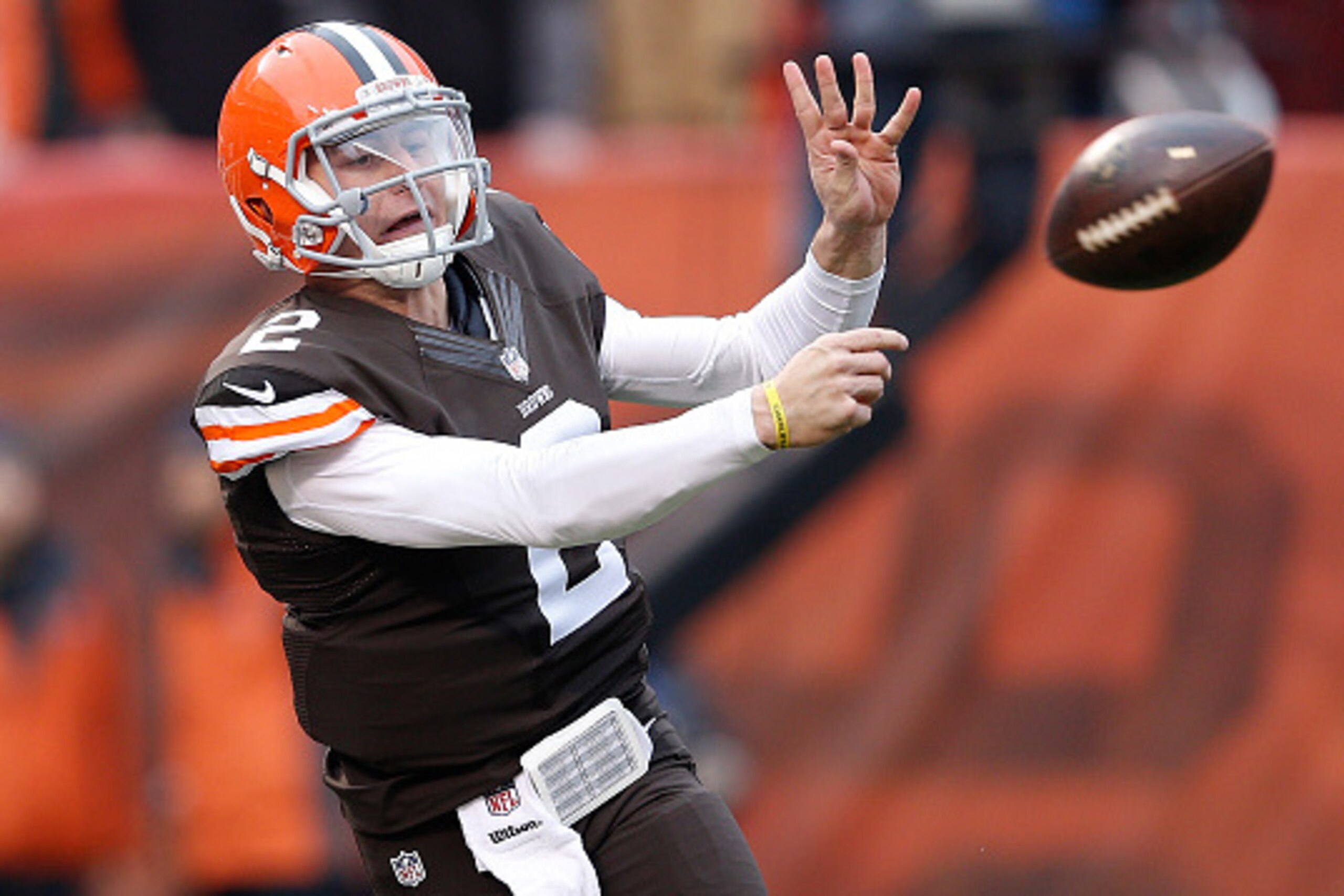 CLEVELAND, OH - DECEMBER 14:  Johnny Manziel #2 of the Cleveland Browns throws a pass during the second quarter against the Cincinnati Bengals at FirstEnergy Stadium on December 14, 2014 in Cleveland, Ohio.  (Photo by Joe Robbins/Getty Images)
