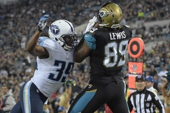Marcedes Lewis hauls in a big touchdown late in the second quarter.