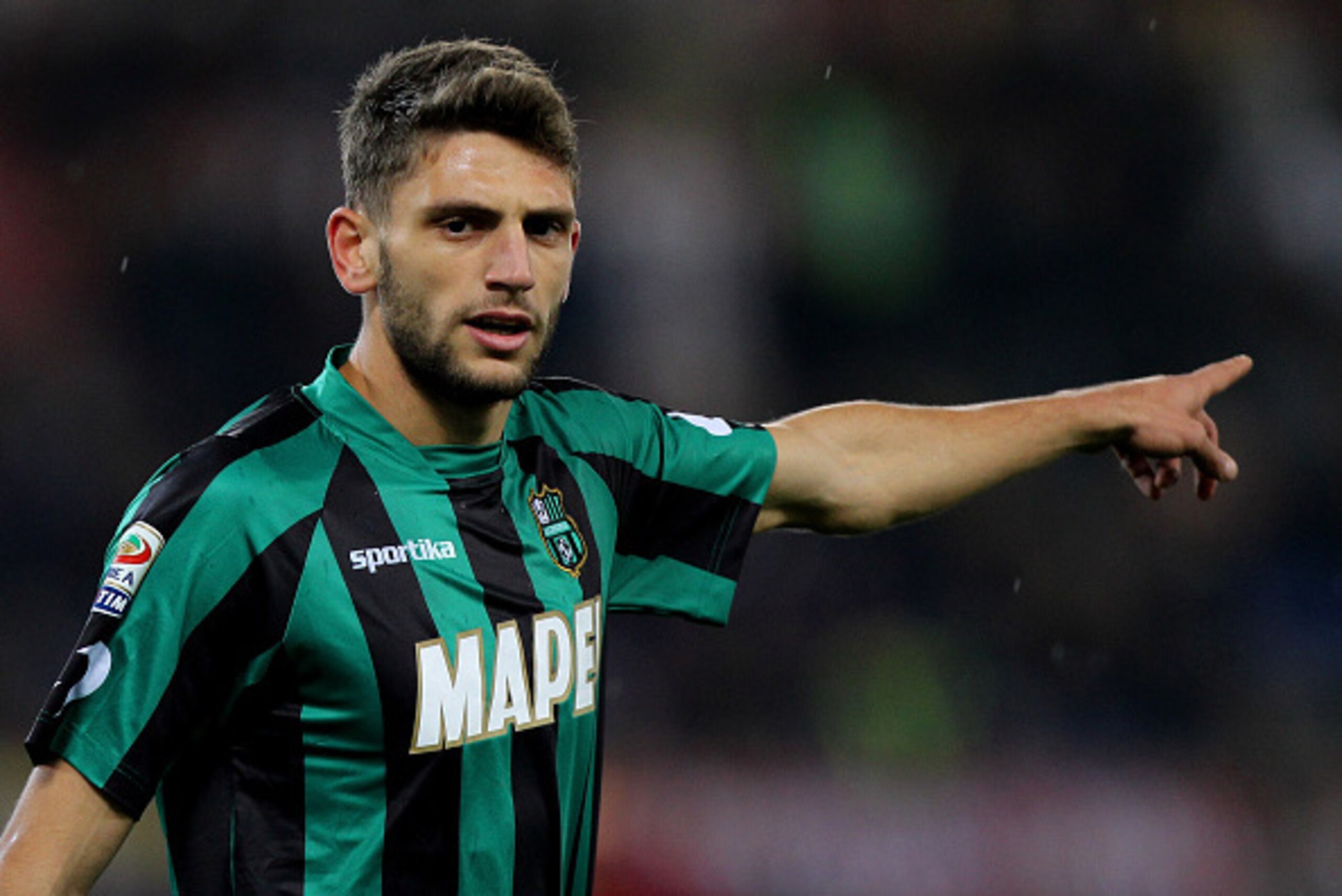 ROME, ITALY - DECEMBER 06:  US Sassuolo Calcio Domenico Berardi gestures during the Serie A match between AS Roma and US Sassuolo Calcio at Stadio Olimpico on December 6, 2014 in Rome, Italy.  (Photo by Paolo Bruno/Getty Images)