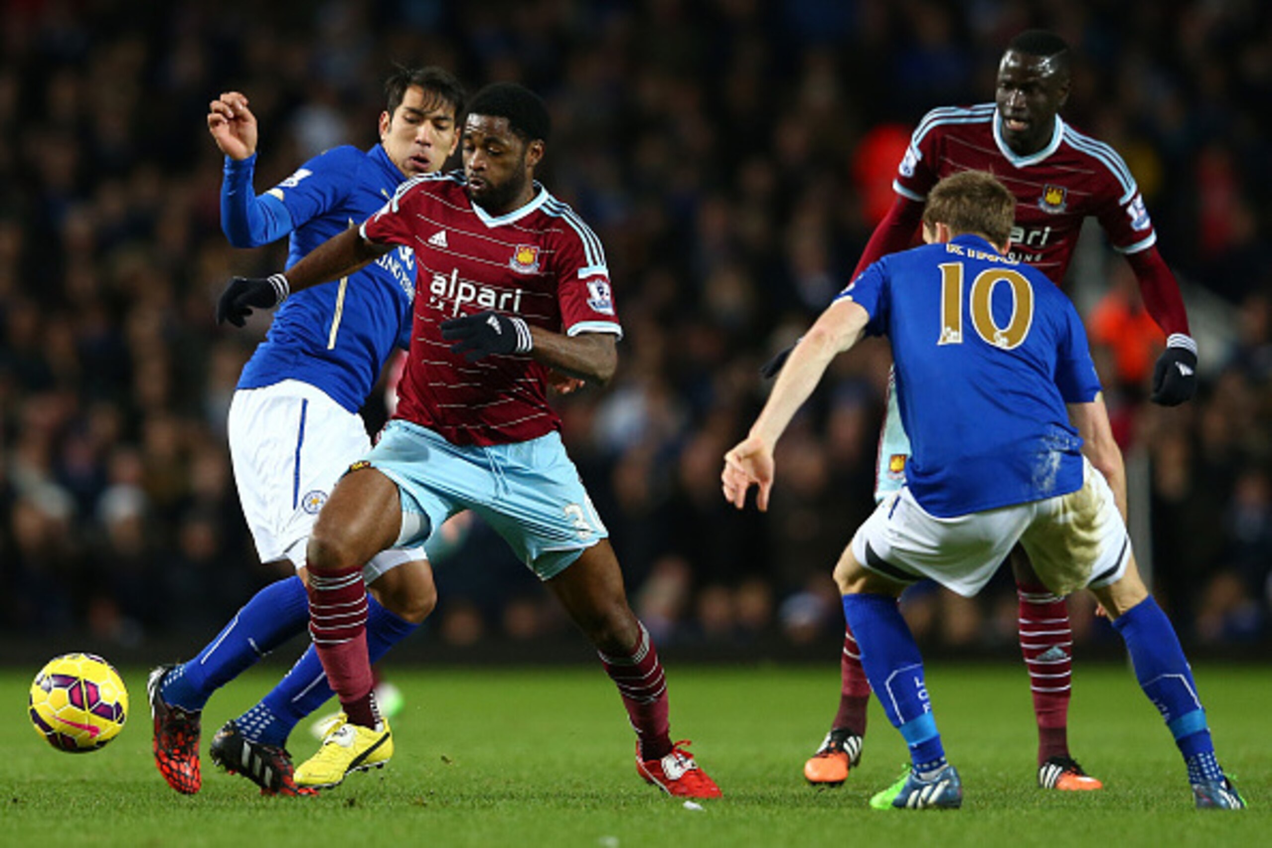 LONDON, ENGLAND - DECEMBER 20: Alexandre Song of West Ham breaks through during the Barclays Premier League match between West Ham United and Leicester City at Boleyn Ground on December 20, 2014 in London, England.  (Photo by Matthew Lewis/Getty Images)