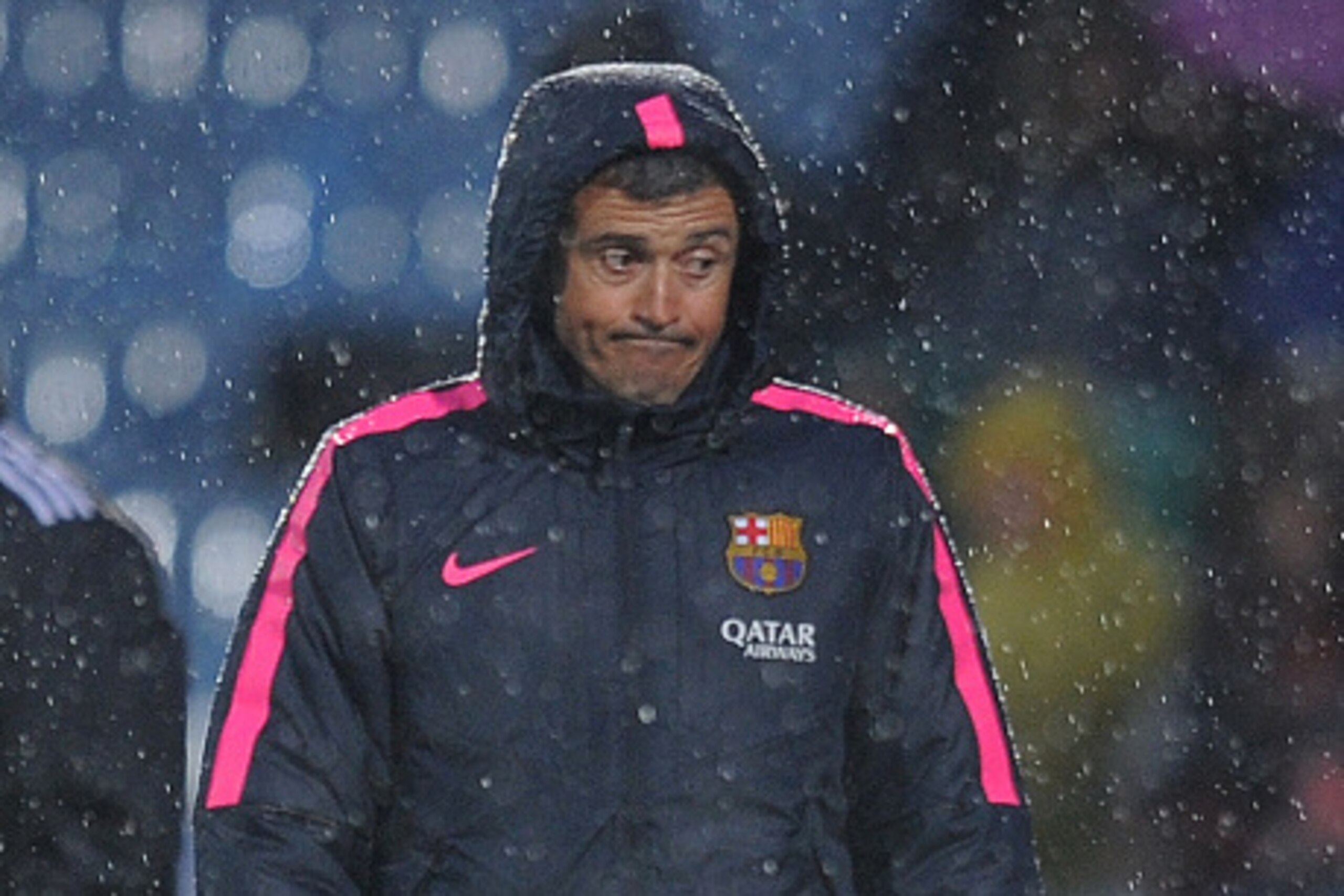 GETAFE, SPAIN - DECEMBER 13:  Head coach Luis Enrique of FC Barcelona reacts during the La Liga match between Getafe CF and FC Barcelona at the Alfonso Perez stadium on December 13, 2014 in Getafe, Spain.  (Photo by Denis Doyle/Getty Images)
