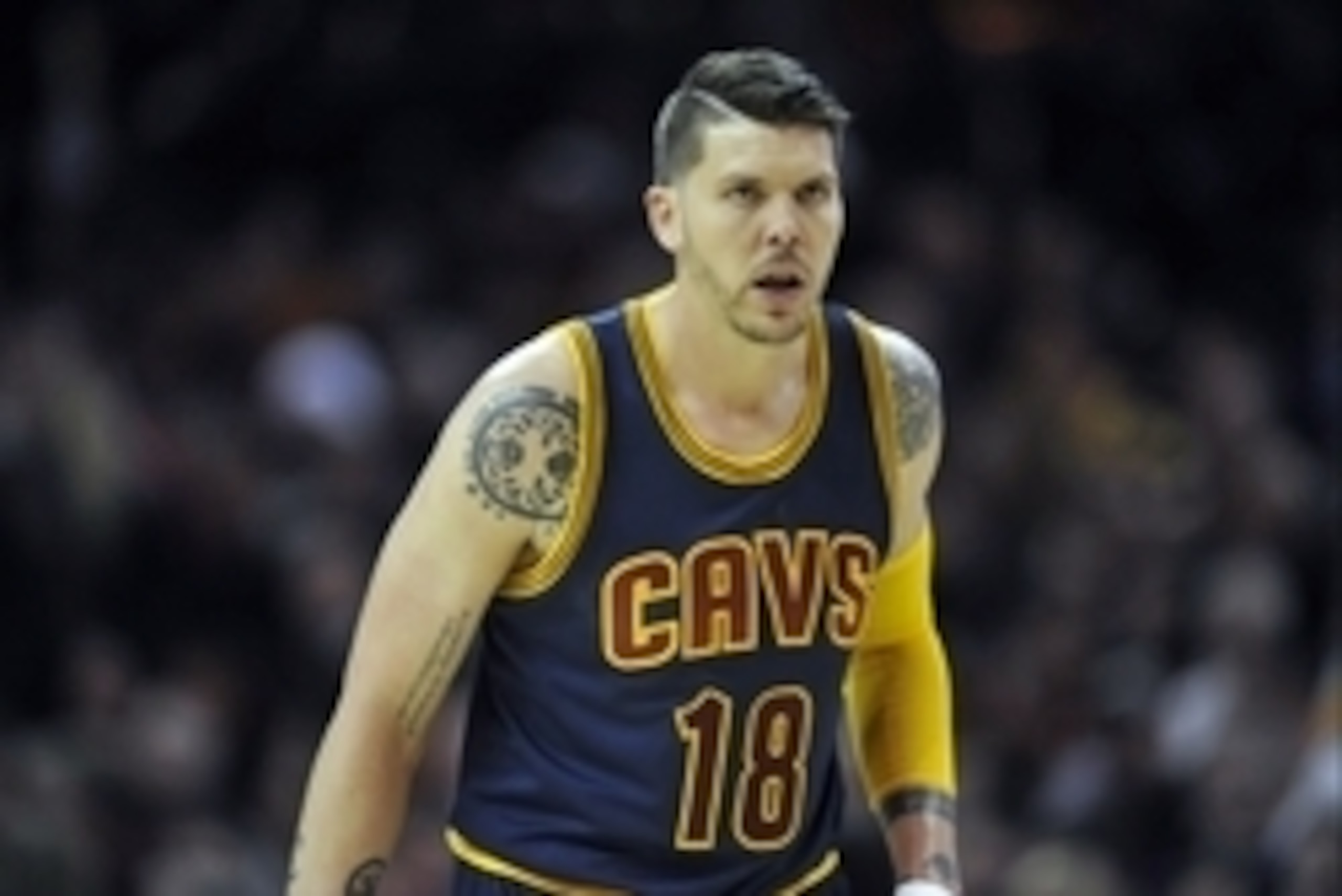 Oct 30, 2014; Cleveland, OH, USA; Cleveland Cavaliers forward Mike Miller (18) defends against the New York Knicks at Quicken Loans Arena. New York won 95-90. Mandatory Credit: David Richard-USA TODAY Sports Oct 30, 2014; Cleveland, OH, USA; Cleveland Cavaliers forward Mike Miller (18) defends against the New York Knicks at Quicken Loans Arena. New York won 95-90. Mandatory Credit: David Richard-USA TODAY Sports