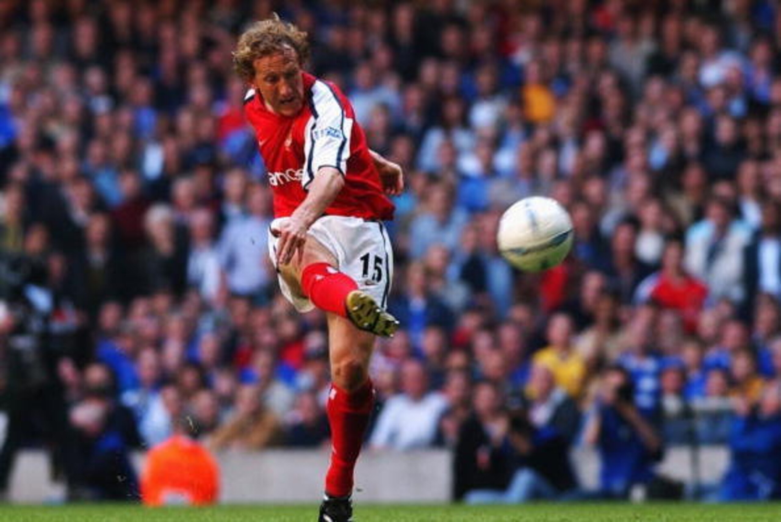 4 May 2002:  Ray Parlour of Arsenal scores the opening goal of the match with a superb long range effort during the AXA sponsored FA Cup Final between Arsenal and Chelsea played at the Millennium Stadium, in Cardiff, Wales. Arsenal won the match and cup 2