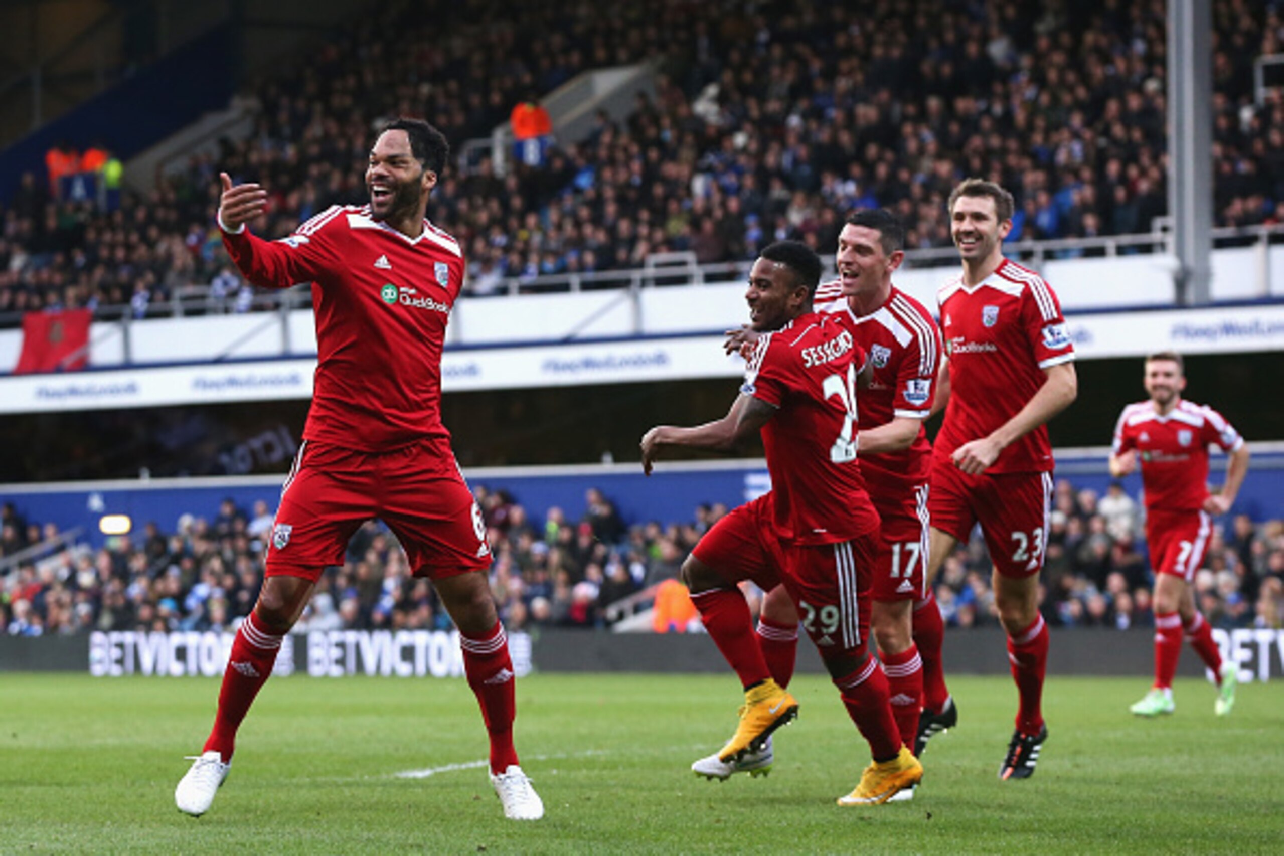 LONDON, ENGLAND - DECEMBER 20: Joleon Lescott of West Brom celebrates scoring the opening goal during the Barclays Premier League match between Queens Park Rangers and West Bromwich Albion at Loftus Road on December 20, 2014 in London, England. (Photo by LONDON, ENGLAND - DECEMBER 20: Joleon Lescott of West Brom celebrates scoring the opening goal during the Barclays Premier League match between Queens Park Rangers and West Bromwich Albion at Loftus Road on December 20, 2014 in London, England. (Photo by