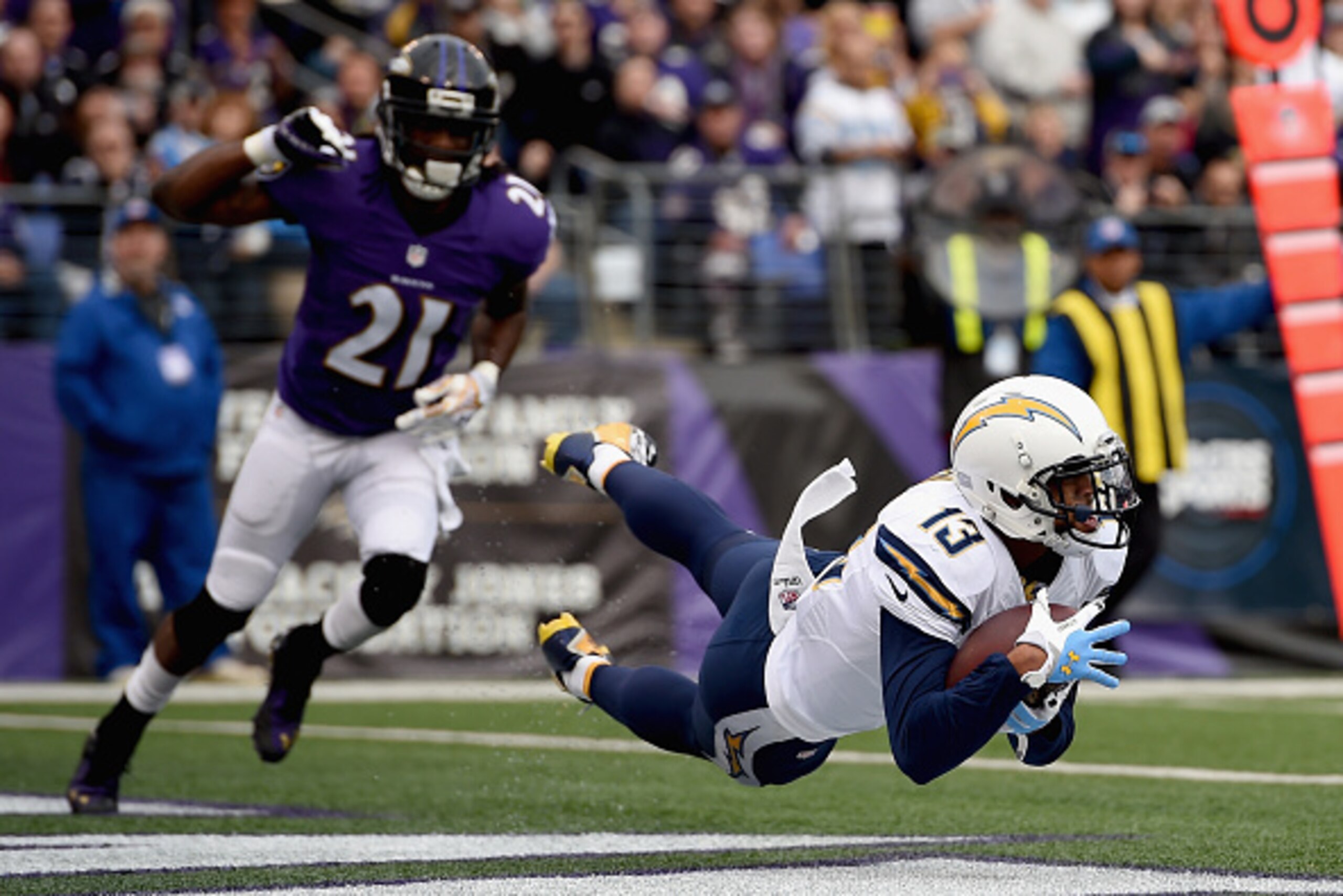 BALTIMORE, MD - NOVEMBER 30:  Wide receiver Keenan Allen #13 of the San Diego Chargers makes a first quarter touchdown catch past cornerback Lardarius Webb #21 of the Baltimore Ravens during a game at M&T Bank Stadium on November 30, 2014 in Baltimore, Ma