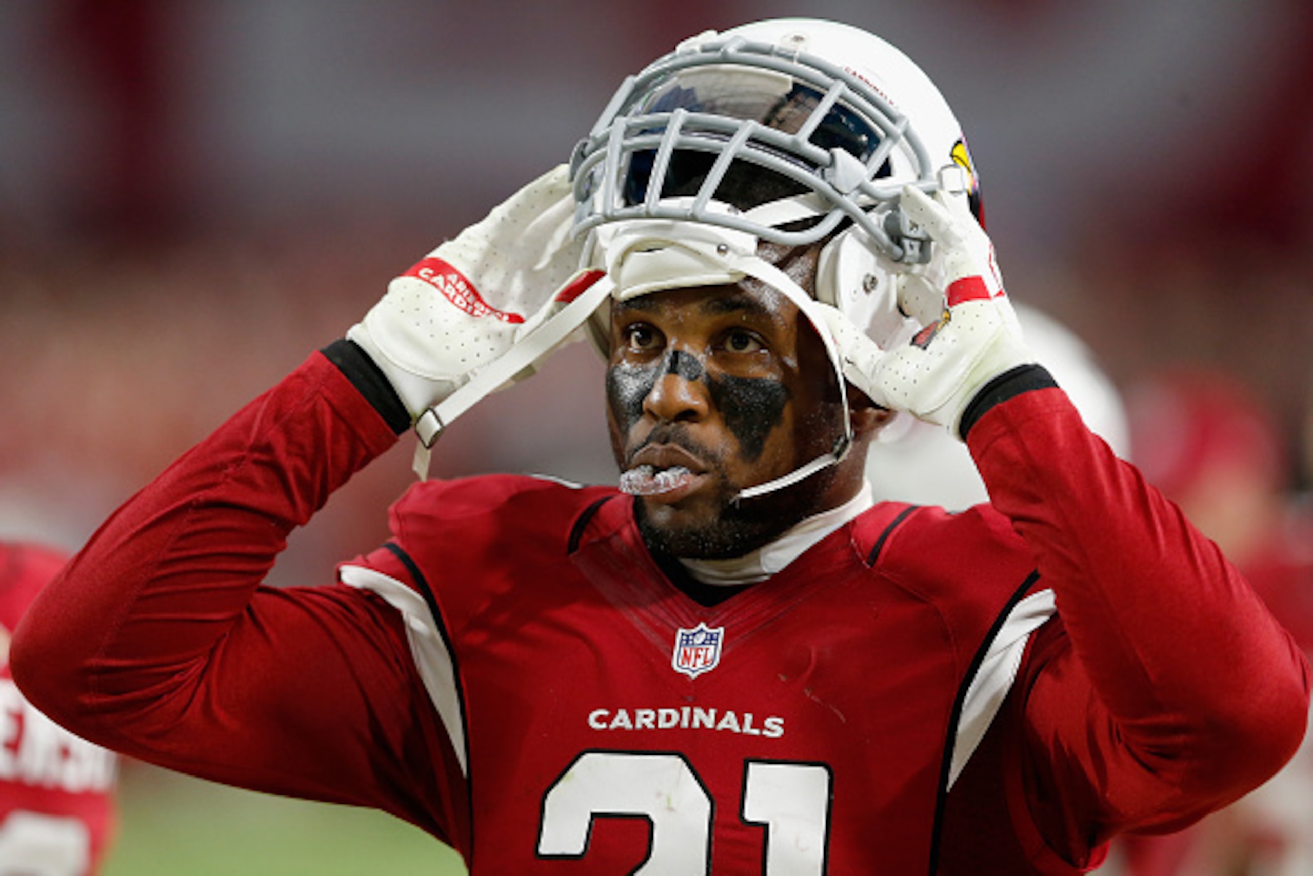 GLENDALE, AZ - DECEMBER 07:  Cornerback Patrick Peterson #21 of the Arizona Cardinals on the sidelines during the NFL game against the Kansas City Chiefs at the University of Phoenix Stadium on December 7, 2014 in Glendale, Arizona.  The Cardinals defeate
