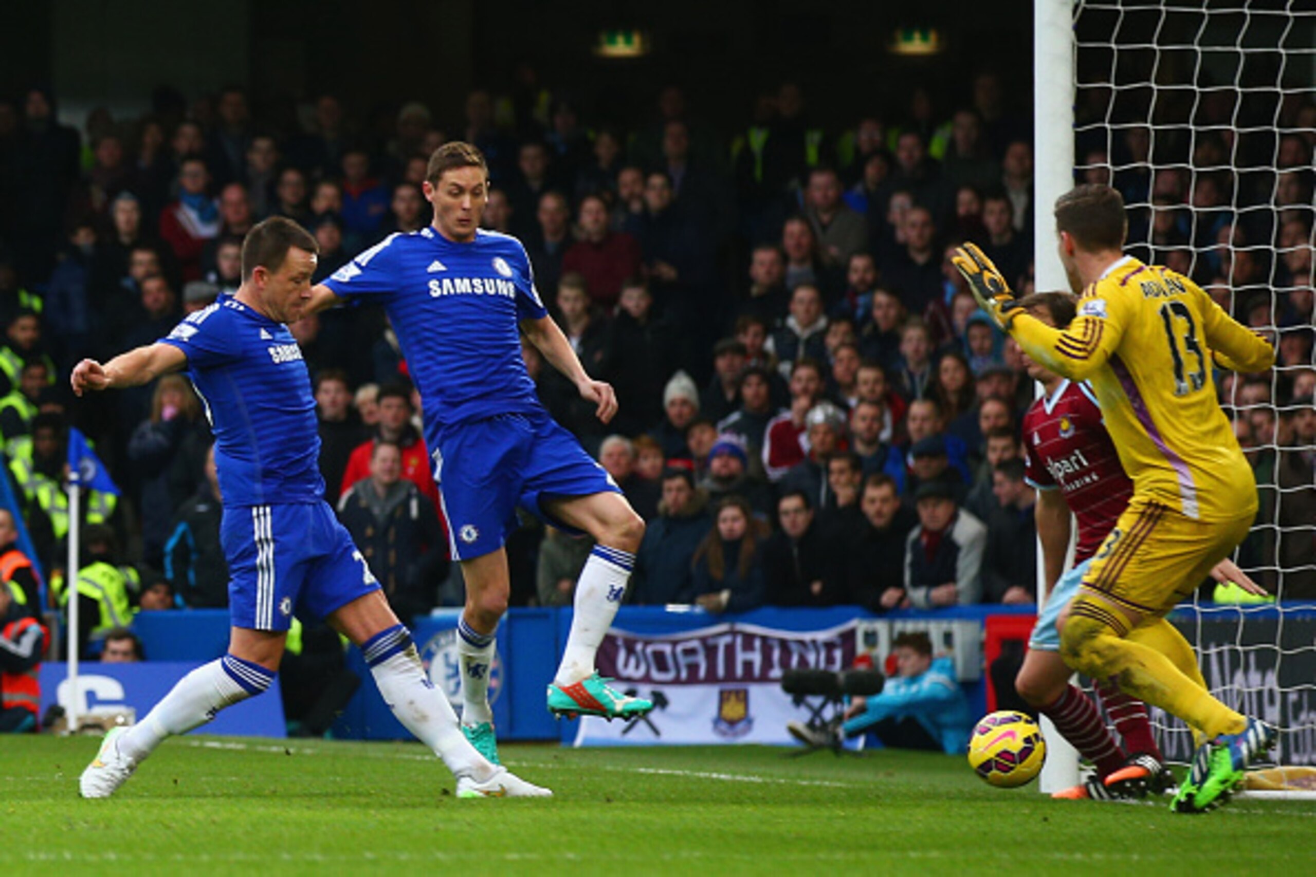 LONDON, ENGLAND - DECEMBER 26: John Terry of Chelsea scores the opening goal past Adrian of West Ham during the Barclays Premier League match between Chelsea and West Ham United at Stamford Bridge on December 26, 2014 in London, England. (Photo by Ian W LONDON, ENGLAND - DECEMBER 26: John Terry of Chelsea scores the opening goal past Adrian of West Ham during the Barclays Premier League match between Chelsea and West Ham United at Stamford Bridge on December 26, 2014 in London, England. (Photo by Ian W