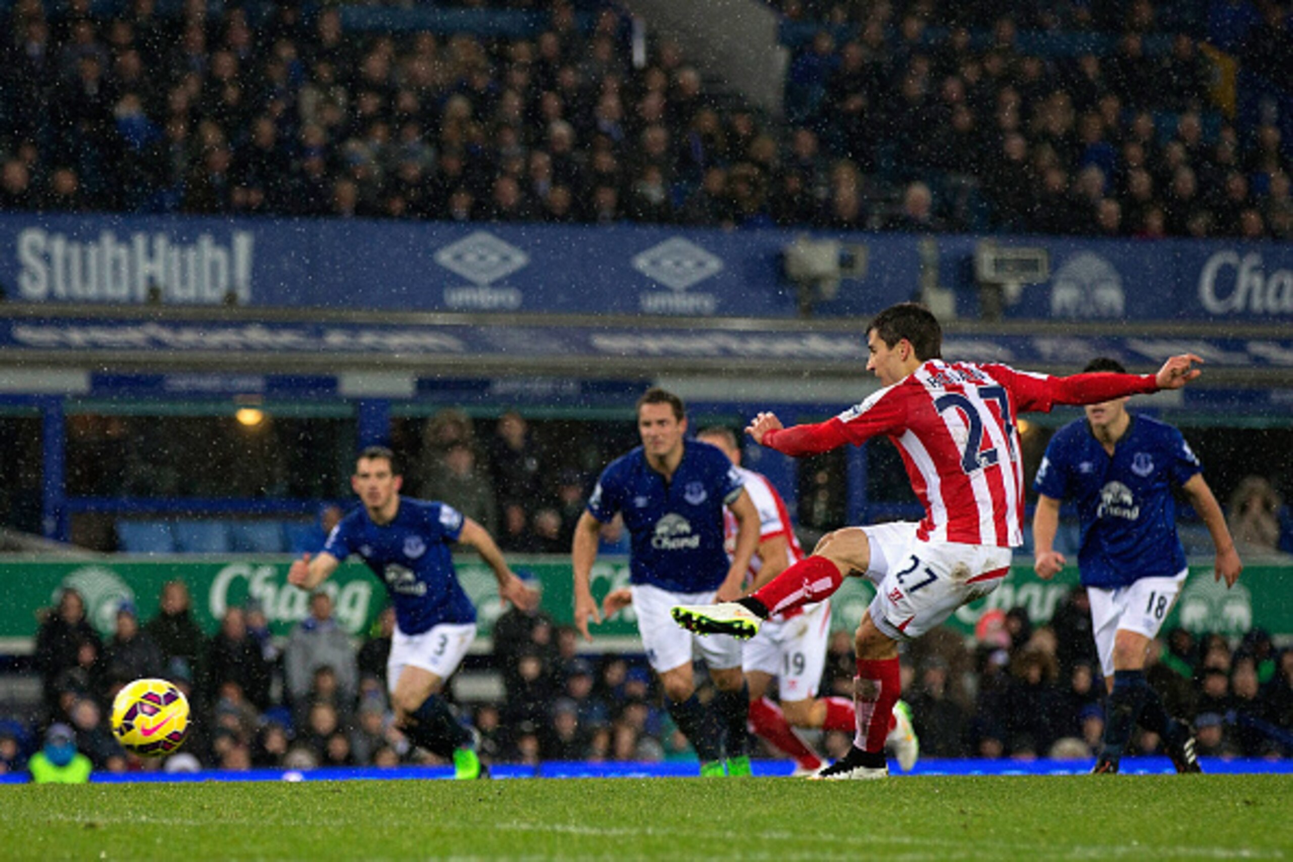 LIVERPOOL, ENGLAND - DECEMBER 26:  Bojan Krkic of Stoke City scores the first goal from the penalty spot during the Barclays Premier League match between Everton and Stoke City at Goodison Park on December 26, 2014 in Liverpool, England.  (Photo by Chris 