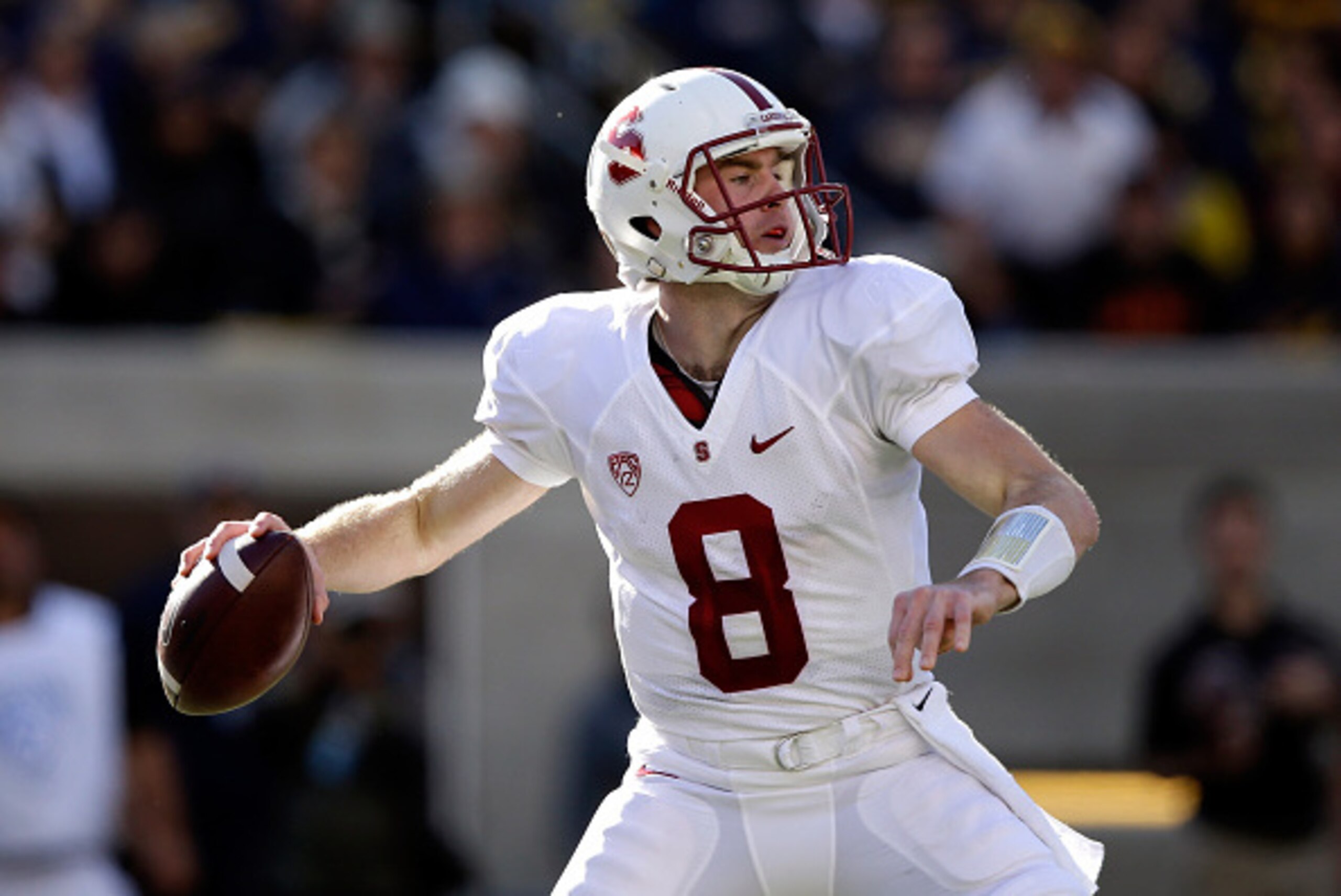 BERKELEY, CA - NOVEMBER 22:  Kevin Hogan #8 of the Stanford Cardinal in action against the California Golden Bears at California Memorial Stadium on November 22, 2014 in Berkeley, California.  (Photo by Ezra Shaw/Getty Images)