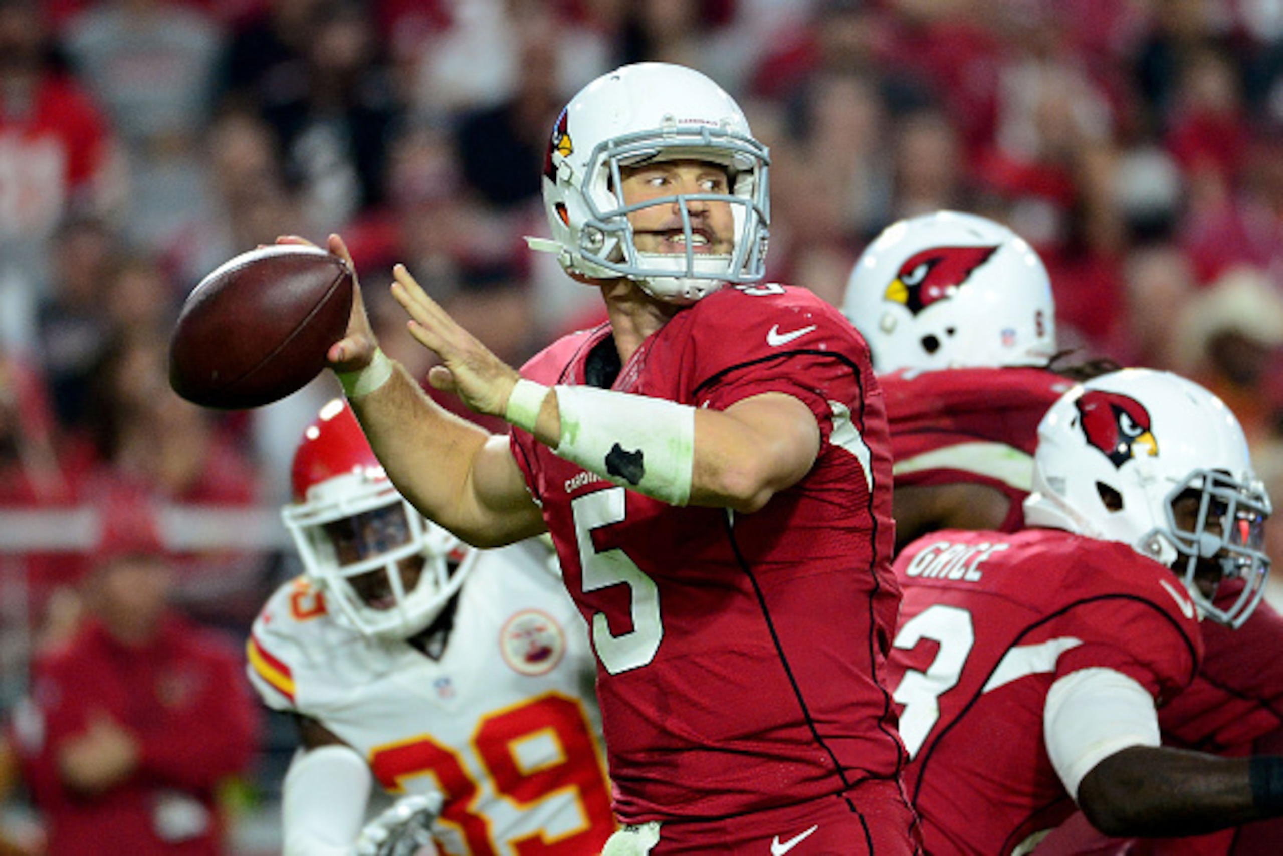 GLENDALE, AZ - DECEMBER 07: Quarterback Drew Stanton #5 of the Arizona Cardinals throws the football in the second half of the NFL game against the Kansas City Chiefs at University of Phoenix Stadium on December 7, 2014 in Glendale, Arizona. (Photo by J GLENDALE, AZ - DECEMBER 07: Quarterback Drew Stanton #5 of the Arizona Cardinals throws the football in the second half of the NFL game against the Kansas City Chiefs at University of Phoenix Stadium on December 7, 2014 in Glendale, Arizona. (Photo by J