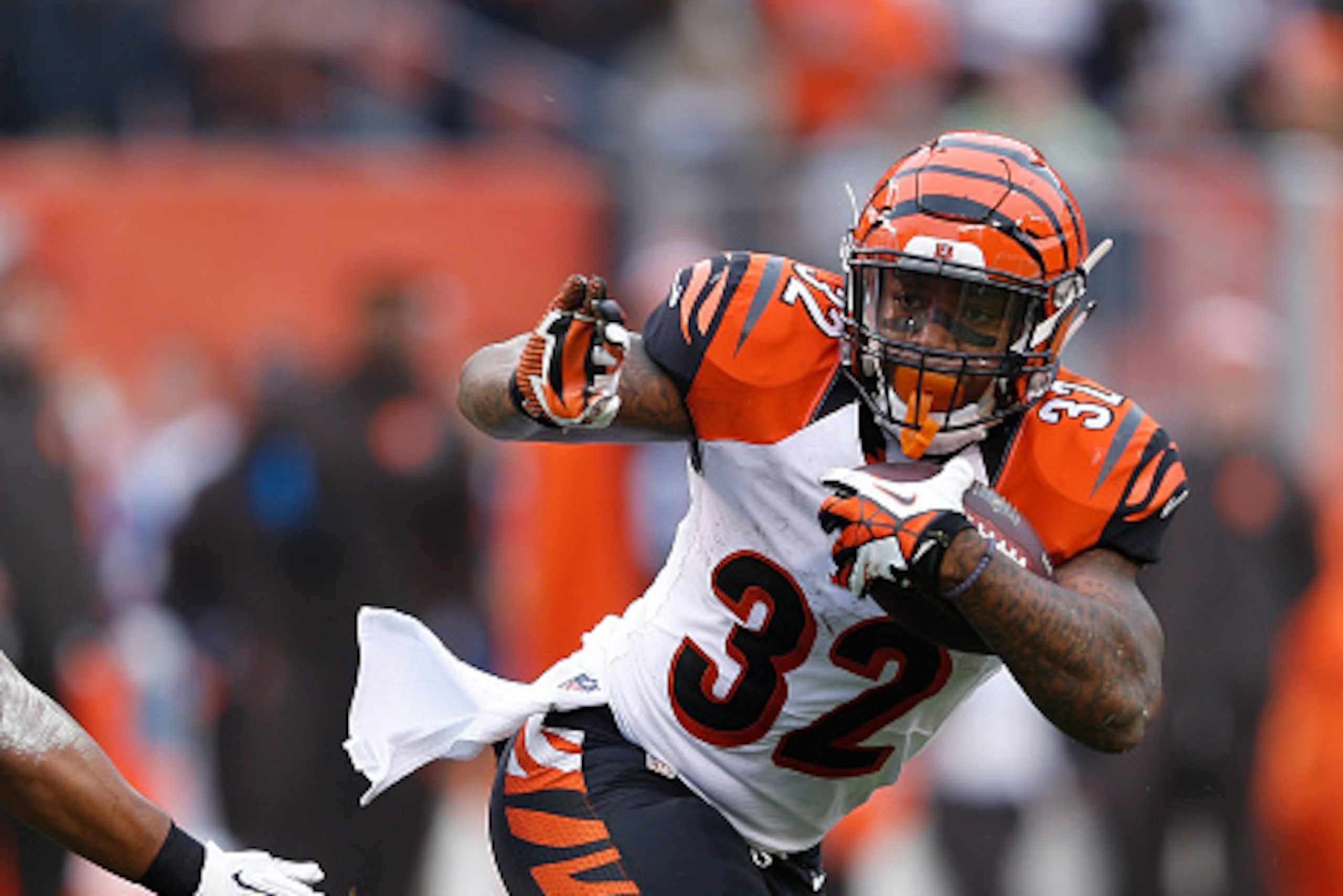 CLEVELAND, OH - DECEMBER 14: Jeremy Hill #32 of the Cincinnati Bengals carries the ball during the second quarter against the Cleveland Browns at FirstEnergy Stadium on December 14, 2014 in Cleveland, Ohio. (Photo by Joe Robbins/Getty Images) CLEVELAND, OH - DECEMBER 14: Jeremy Hill #32 of the Cincinnati Bengals carries the ball during the second quarter against the Cleveland Browns at FirstEnergy Stadium on December 14, 2014 in Cleveland, Ohio. (Photo by Joe Robbins/Getty Images)