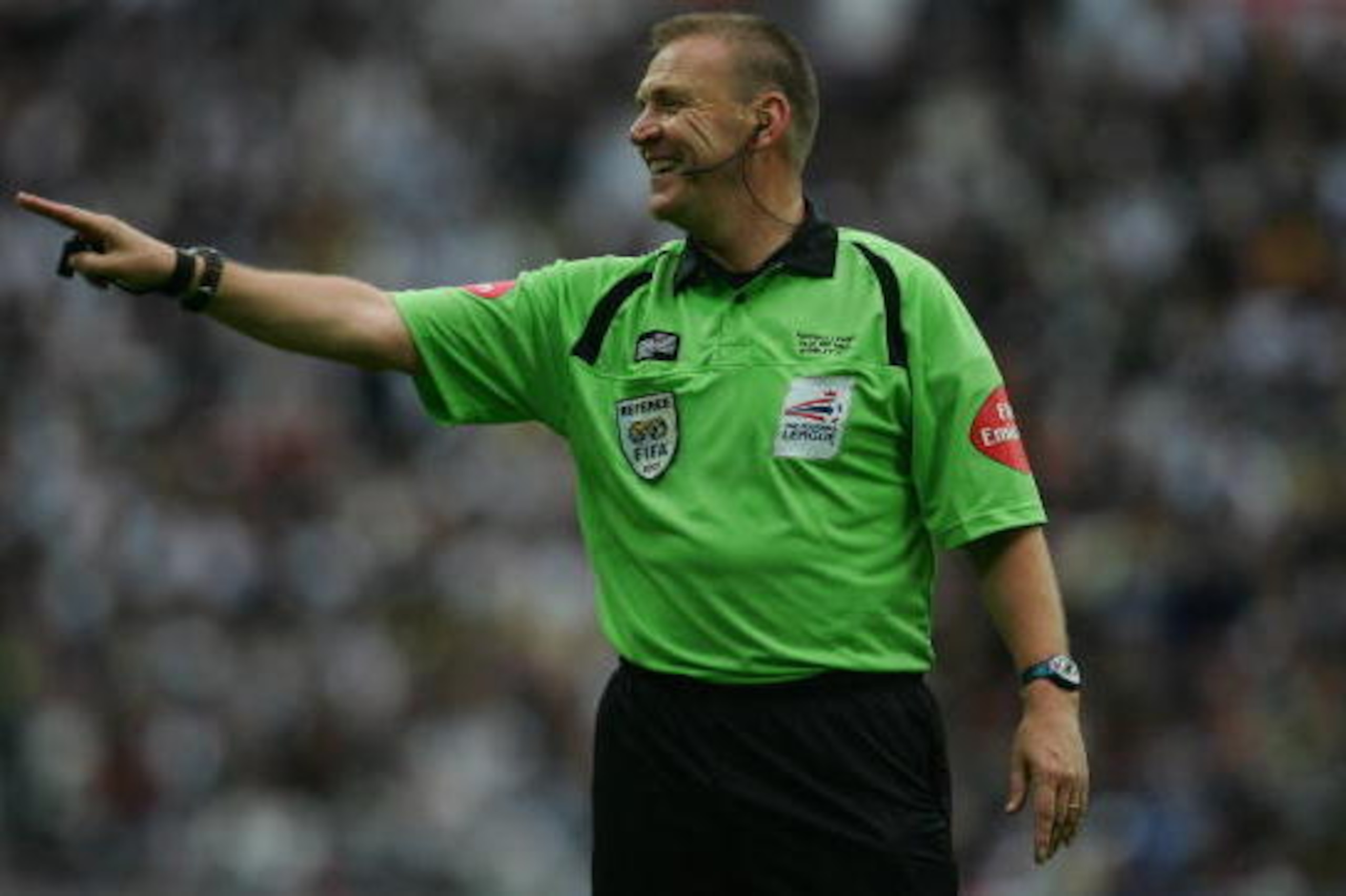 LONDON - MAY 28:  Referee Graham Poll in action during the Coca-Cola Championship Playoff Final between Derby County and West Bromwich Albion at Wembley Stadium on May 28, 2007 in London, England.  (Photo by Jamie McDonald/Getty Images)