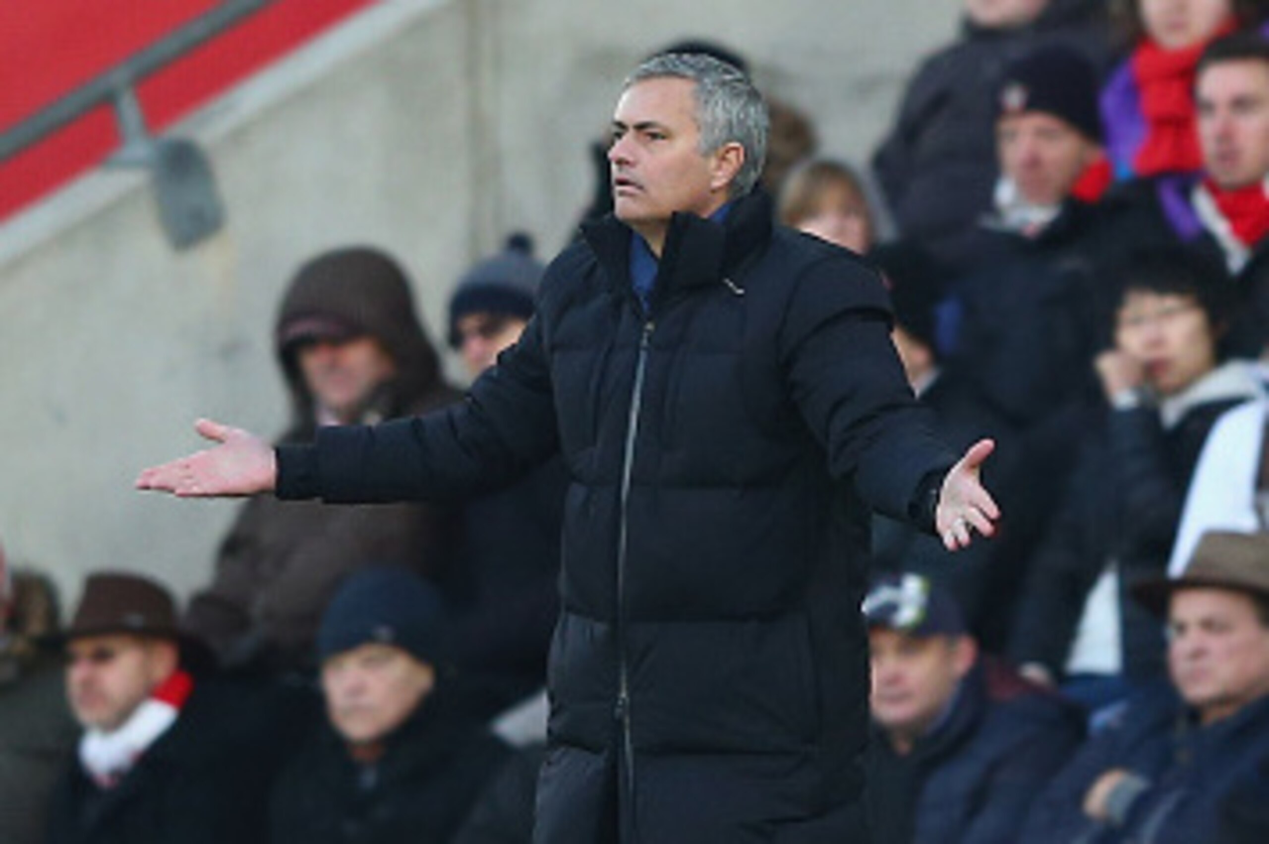 SOUTHAMPTON, ENGLAND - DECEMBER 28:  Jose Mourinho the manager of Chelsea shos his frustration during the Barclays Premier League match between Southampton and Chelsea at St Mary's Stadium on December 28, 2014 in Southampton, England.  (Photo by Michael S