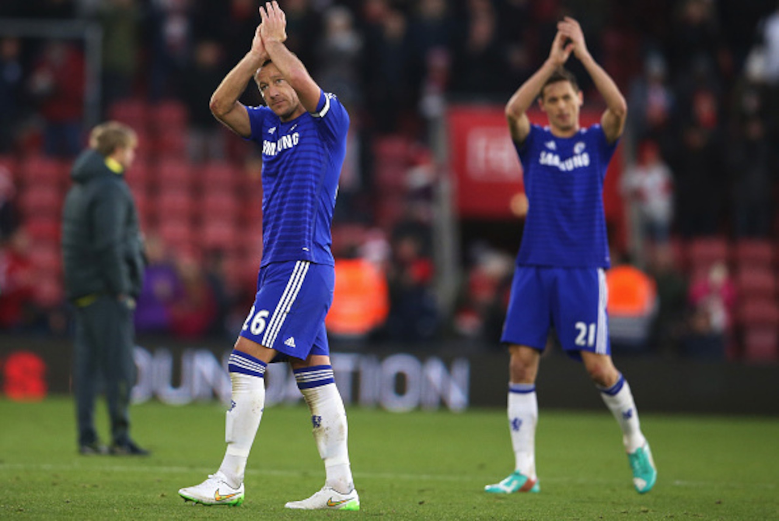 SOUTHAMPTON, ENGLAND - DECEMBER 28: John Terry of Chelsea applauds the fans after the Barclays Premier League match between Southampton and Chelsea at St Mary's Stadium on December 28, 2014 in Southampton, England.  (Photo by Scott Heavey/Getty Images)