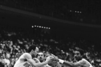 Former Rocket John Lucas now teaches skills to preteens.