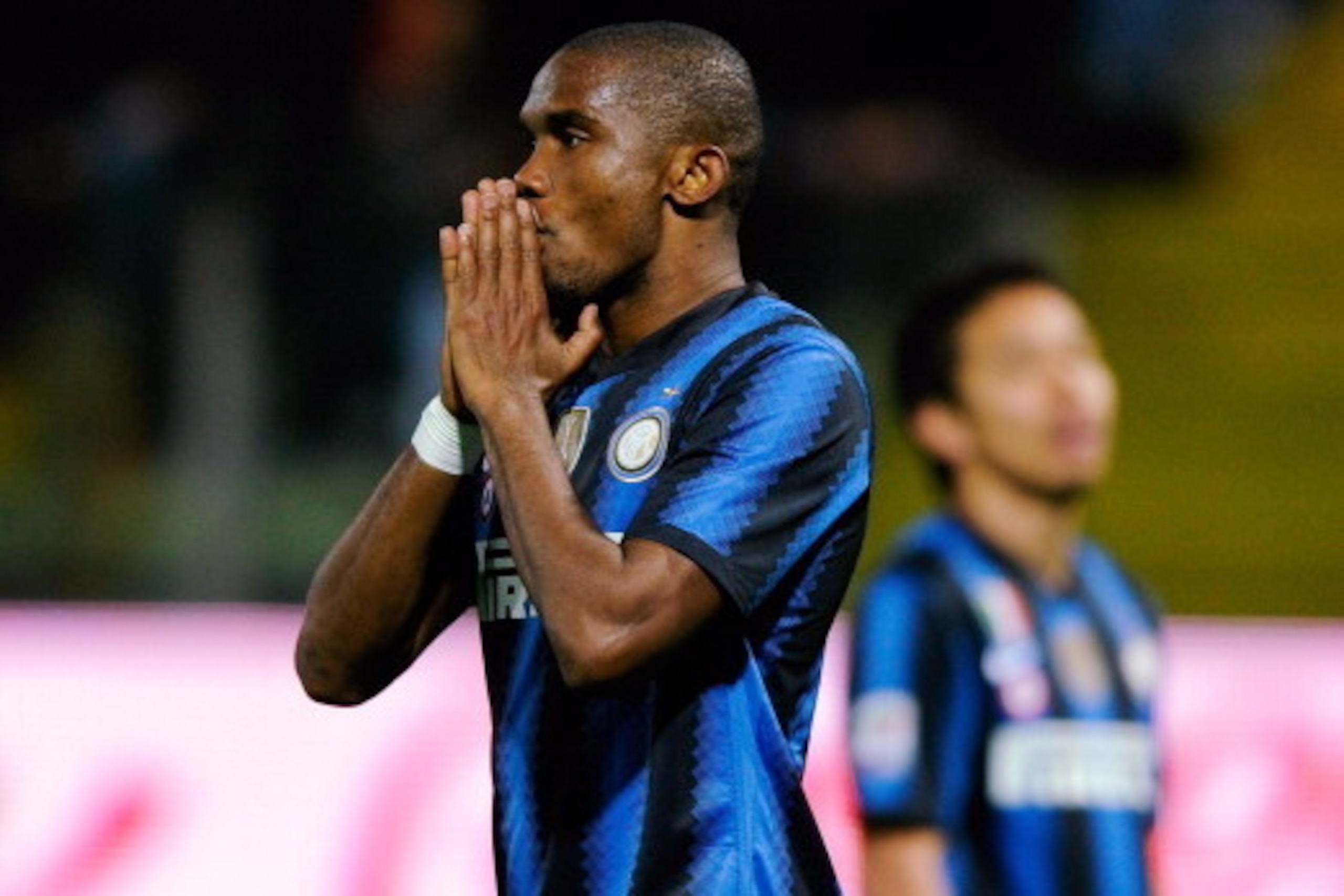 PARMA, ITALY - APRIL 16:  Samuel Eto'o of Inter Milan looks dejected during the Serie A match between Parma FC and FC Internazionale Milano at Stadio Ennio Tardini on April 16, 2011 in Parma, Italy.  (Photo by Claudio Villa/Getty Images)