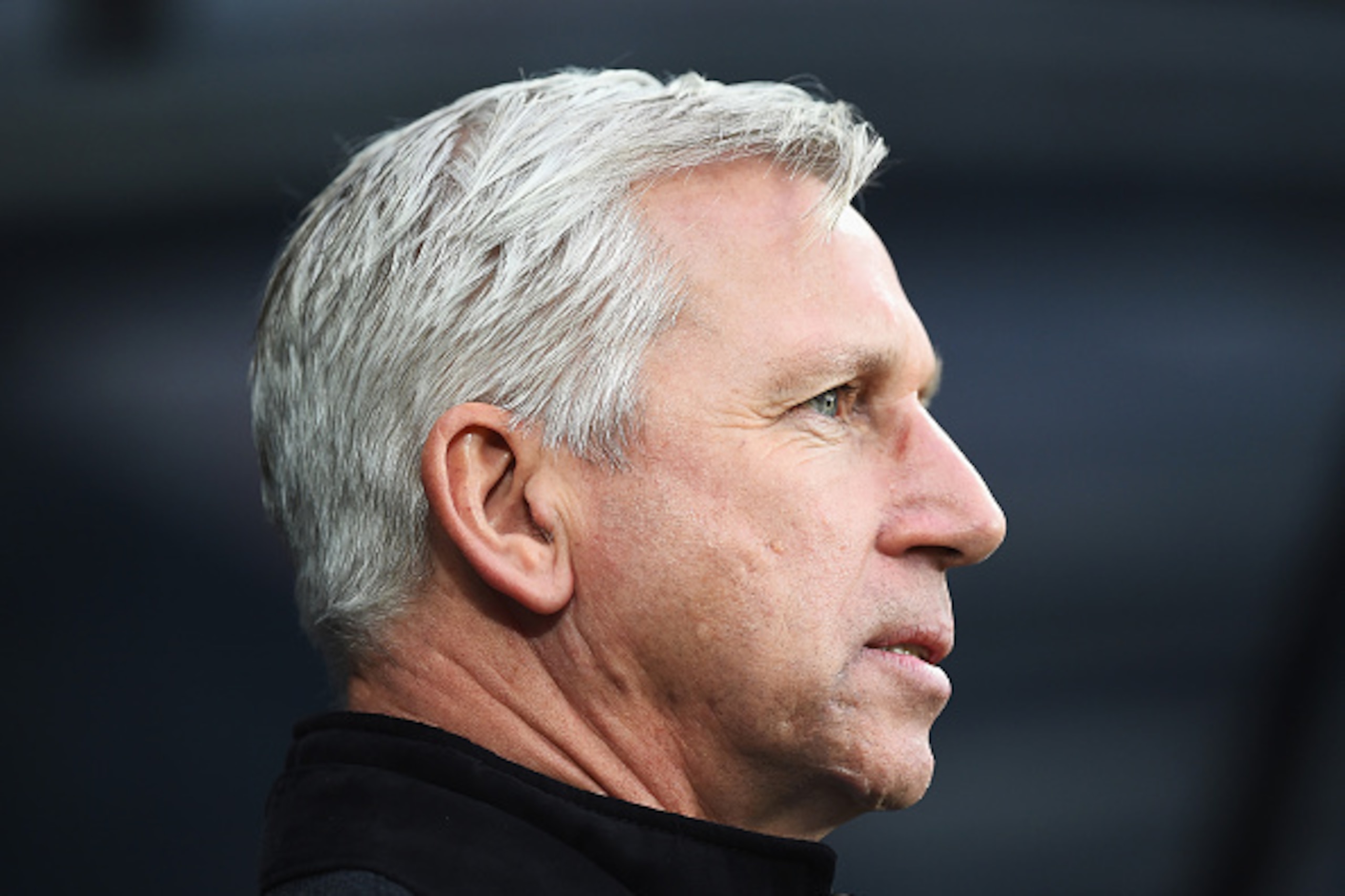 NEWCASTLE UPON TYNE, ENGLAND - DECEMBER 21: Alan Pardew, manager of Newcastle United looks on during the Barclays Premier League match between Newcastle United and Sunderland at St James' Park on December 21, 2014 in Newcastle upon Tyne, England. (Photo NEWCASTLE UPON TYNE, ENGLAND - DECEMBER 21: Alan Pardew, manager of Newcastle United looks on during the Barclays Premier League match between Newcastle United and Sunderland at St James' Park on December 21, 2014 in Newcastle upon Tyne, England. (Photo
