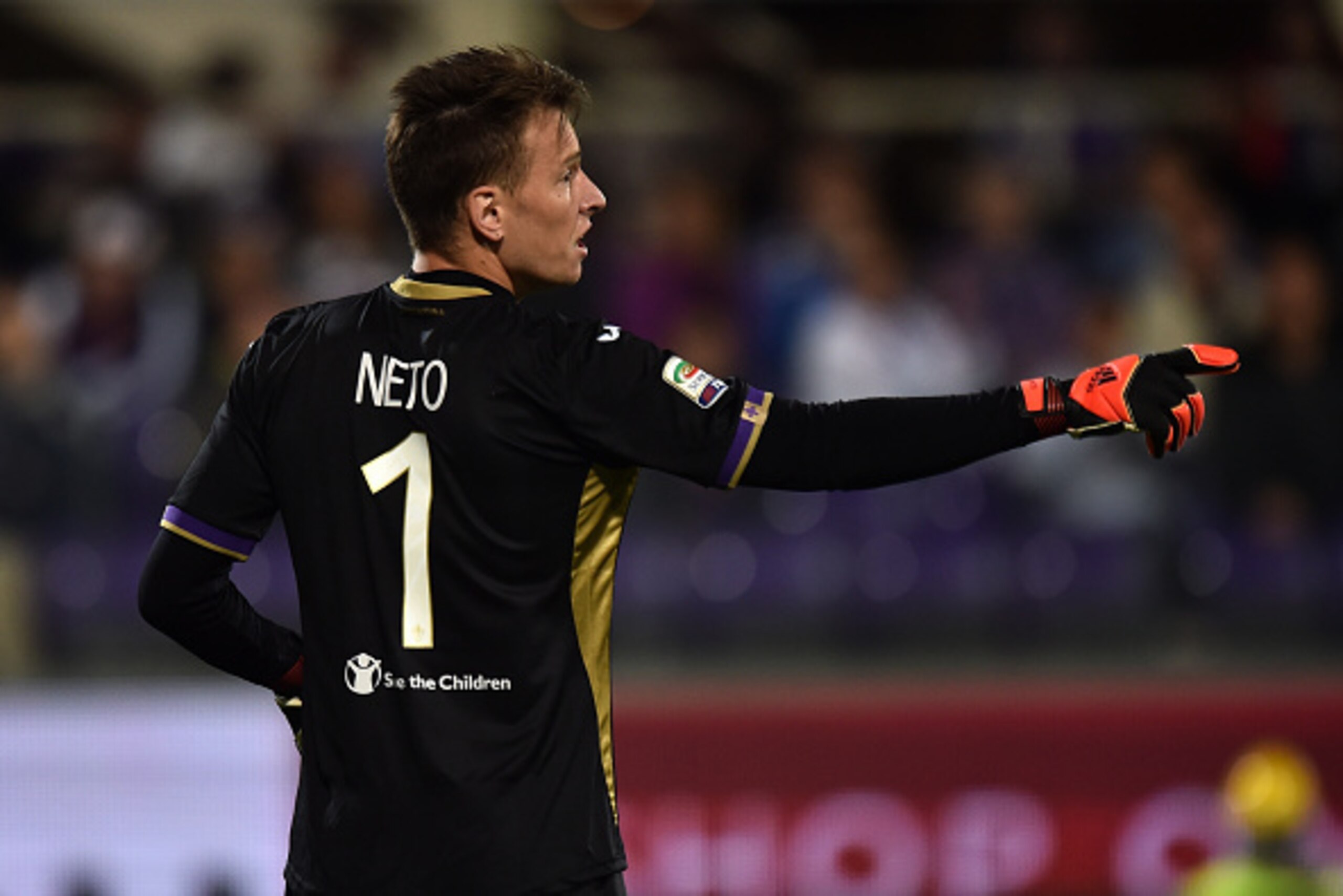 FLORENCE, ITALY - OCTOBER 05:  Norberto Murara Neto goalkeeper of Fiorentina in action  during the Serie A match between ACF Fiorentina and FC Internazionale Milano at Stadio Artemio Franchi on October 5, 2014 in Florence, Italy.  (Photo by Tullio M. Pugl
