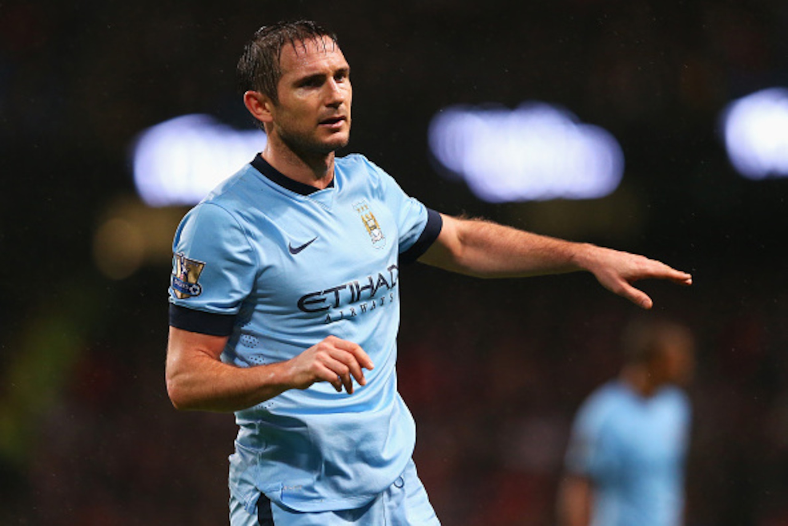 MANCHESTER, ENGLAND - JANUARY 01: Frank Lampard of Manchester City gives instructions during the Barclays Premier League match between Manchester City and Sunderland at Etihad Stadium on January 1, 2015 in Manchester, England. (Photo by Alex Livesey/Get MANCHESTER, ENGLAND - JANUARY 01: Frank Lampard of Manchester City gives instructions during the Barclays Premier League match between Manchester City and Sunderland at Etihad Stadium on January 1, 2015 in Manchester, England. (Photo by Alex Livesey/Get