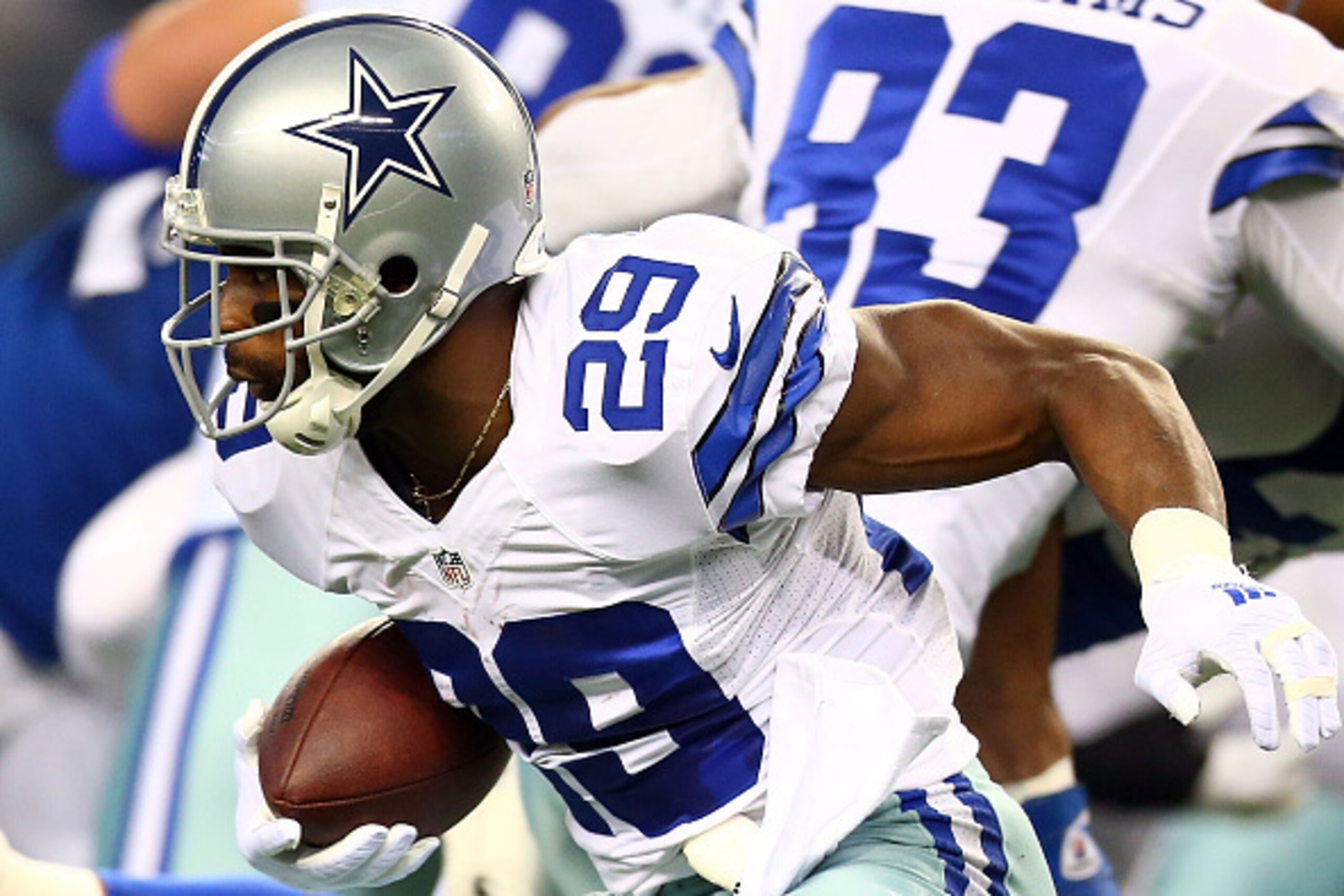 ARLINGTON, TX - DECEMBER 21:  DeMarco Murray #29 of the Dallas Cowboys carries the ball against the Indianapolis Colts at AT&T Stadium on December 21, 2014 in Arlington, Texas.  (Photo by Ronald Martinez/Getty Images)