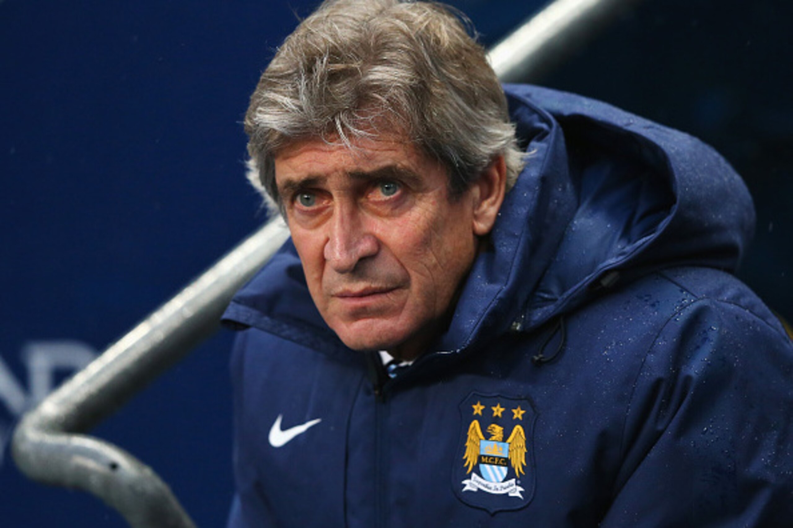 MANCHESTER, ENGLAND - JANUARY 01:  Manuel Pellegrini, manager of Manchester City looks on during the Barclays Premier League match between Manchester City and Sunderland at Etihad Stadium on January 1, 2015 in Manchester, England.  (Photo by Alex Livesey/