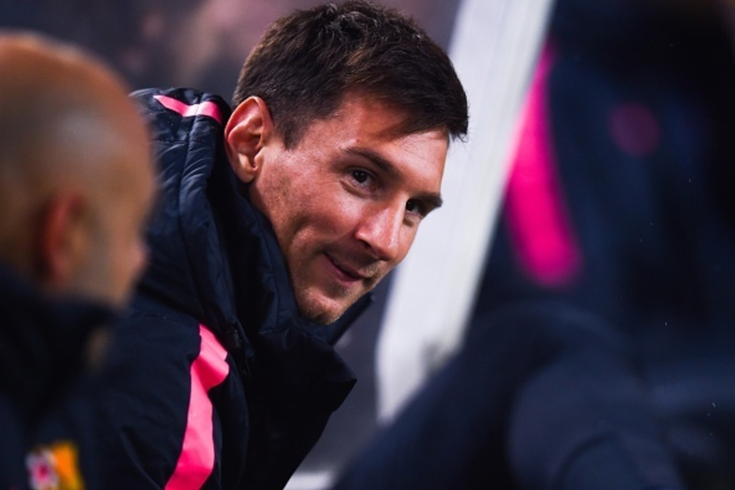 SAN SEBASTIAN, SPAIN - JANUARY 04:  Lionel Messi of FC Barcelona looks on  frpm the bench during the La Liga match between Real Sociedad de Futbol and FC Barcelona at Estadio Anoeta on January 4, 2015 in San Sebastian, Spain.  (Photo by David Ramos/Getty 