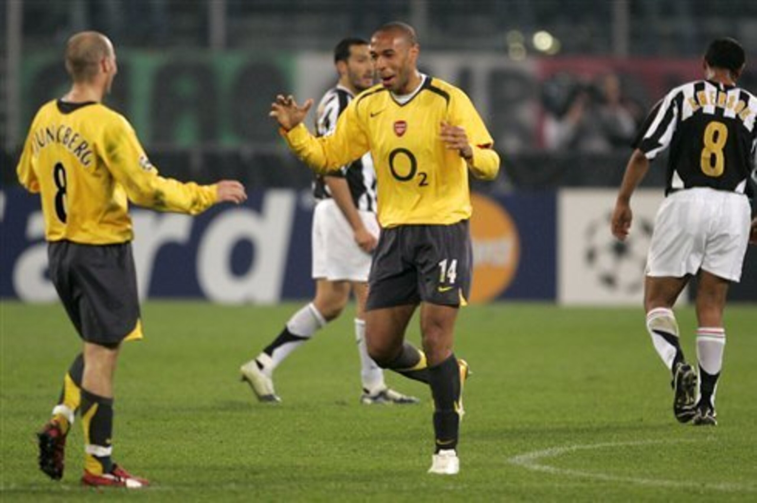 Ljungberg and Henry's movement and pace were a nightmare for defenders. Ljungberg and Henry's movement and pace were a nightmare for defenders.