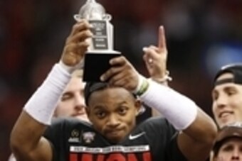 Jan 1, 2015; New Orleans, LA, USA; Ohio State Buckeyes defensive MVP linebacker Darron Lee (43) celebrates after the game against the Alabama Crimson Tide in the 2015 Sugar Bowl at Mercedes-Benz Superdome. The Buckeyes beat the Crimson Tide 42-35. Mandato