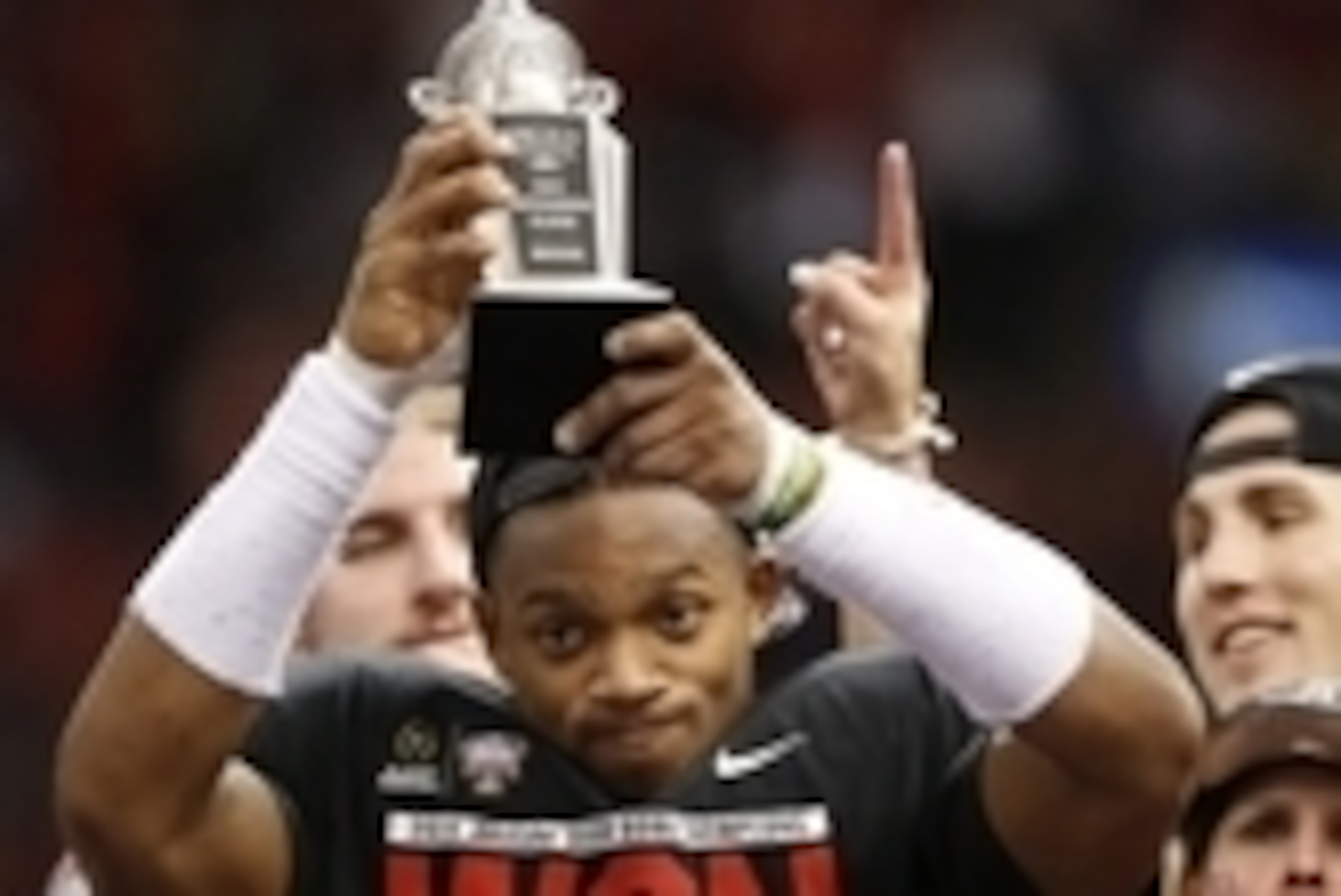 Jan 1, 2015; New Orleans, LA, USA; Ohio State Buckeyes defensive MVP linebacker Darron Lee (43) celebrates after the game against the Alabama Crimson Tide in the 2015 Sugar Bowl at Mercedes-Benz Superdome. The Buckeyes beat the Crimson Tide 42-35. Mandato
