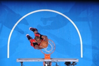 LOS ANGELES, CA - JANUARY 5: Al Horford #15 of the Atlanta Hawks dunks against the Los Angeles Clippers on January 5, 2015 at STAPLES Center in Los Angeles, California. NOTE TO USER: User expressly acknowledges and agrees that, by downloading and/or using