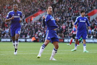 SOUTHAMPTON, ENGLAND - DECEMBER 28: Eden Hazard of Chelsea celebrates scoring his goal during the Barclays Premier League match between Southampton and Chelsea at St Mary's Stadium on December 28, 2014 in Southampton, England.  (Photo by Scott Heavey/Gett