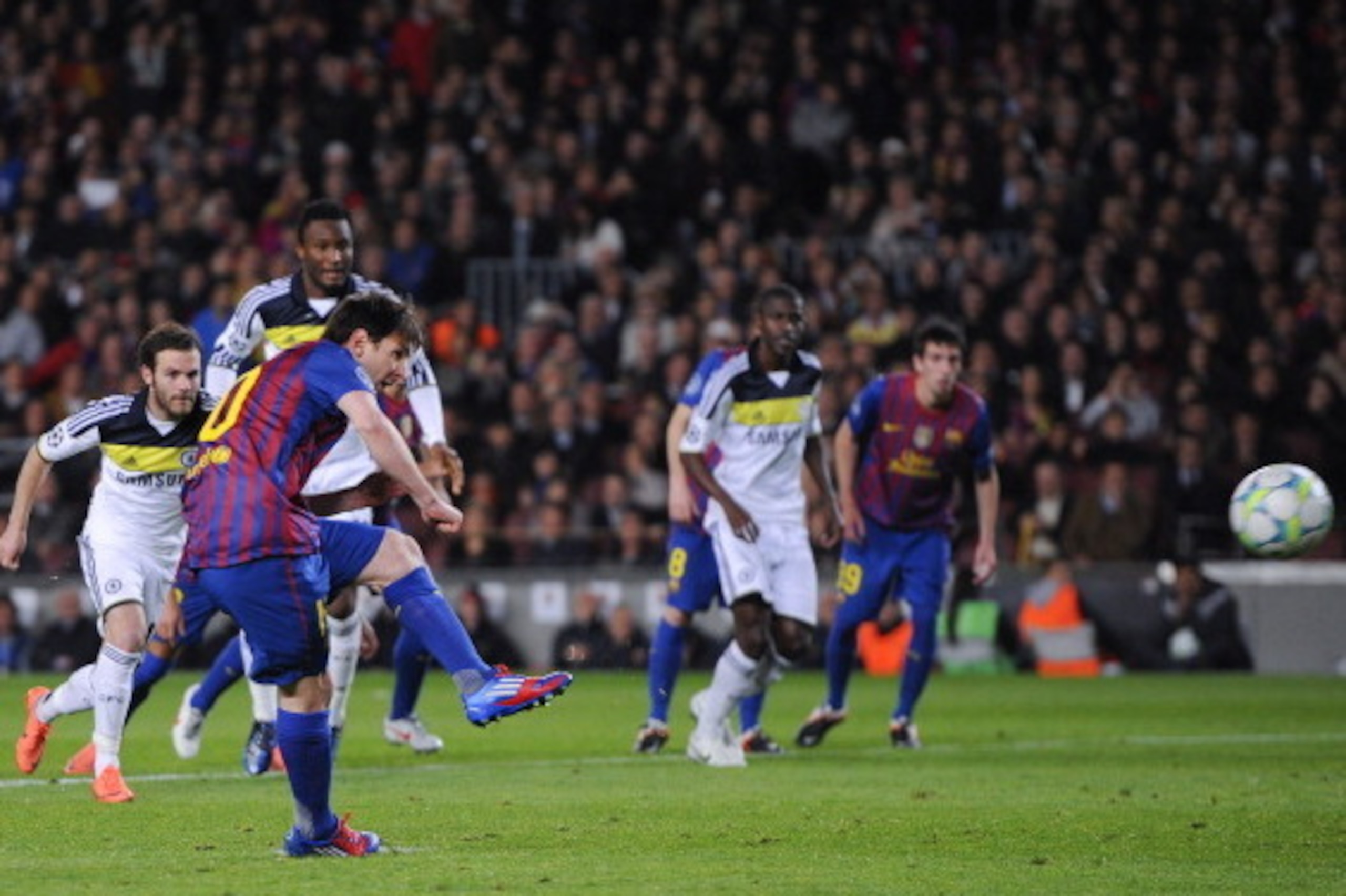 BARCELONA, SPAIN - APRIL 24: Lionel Messi of FC Barcelona takes a penalty and misses during the UEFA Champions League Semi Final, second leg match between FC Barcelona and Chelsea FC at Camp Nou on April 24, 2012 in Barcelona, Spain. (Photo by David Ram BARCELONA, SPAIN - APRIL 24: Lionel Messi of FC Barcelona takes a penalty and misses during the UEFA Champions League Semi Final, second leg match between FC Barcelona and Chelsea FC at Camp Nou on April 24, 2012 in Barcelona, Spain. (Photo by David Ram