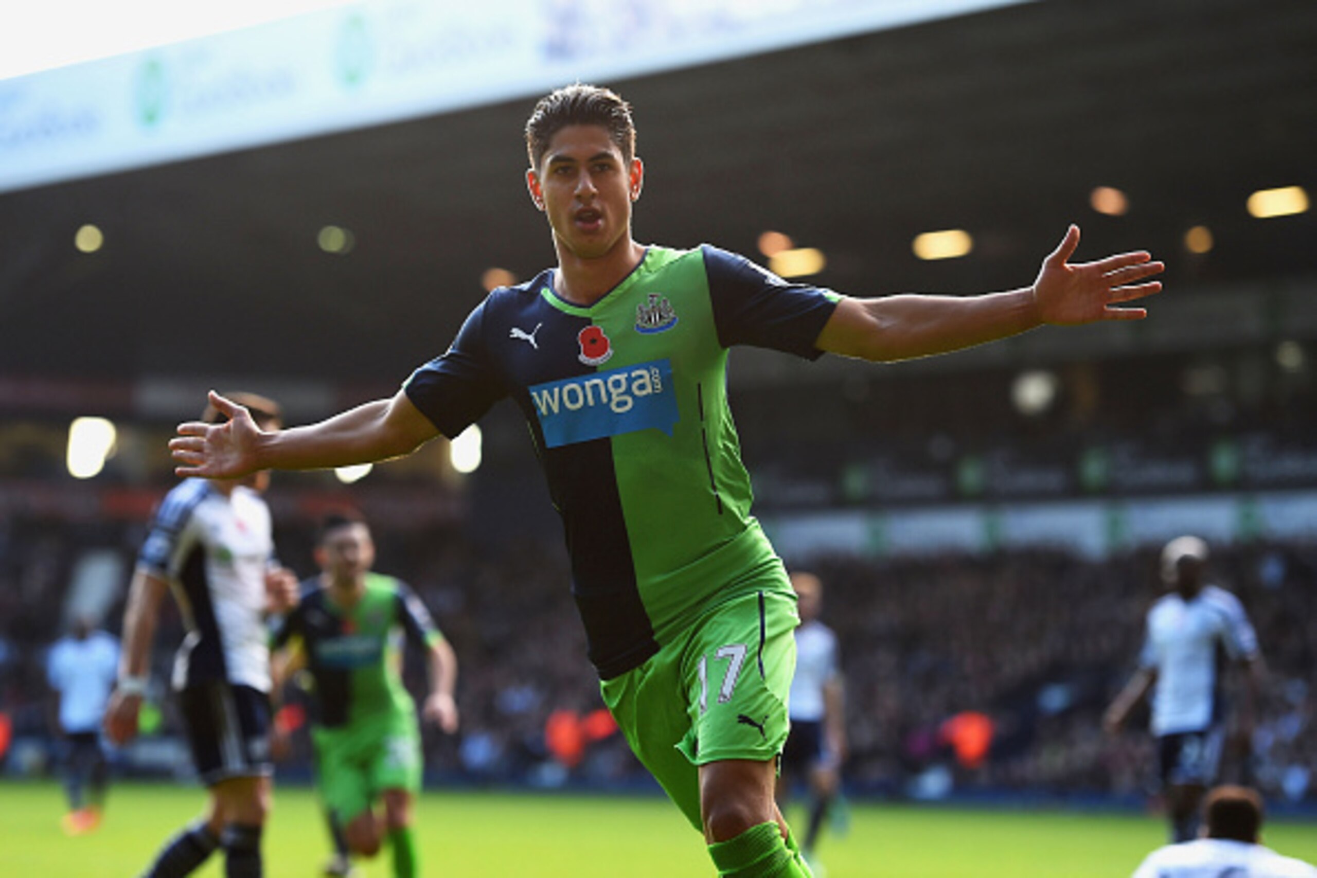 WEST BROMWICH, ENGLAND - NOVEMBER 09:  Ayoze Perez of Newcastle United celebrates as he scores their first goal during the Barclays Premier League match between West Bromwich Albion and Newcastle United at The Hawthorns on November 9, 2014 in West Bromwic