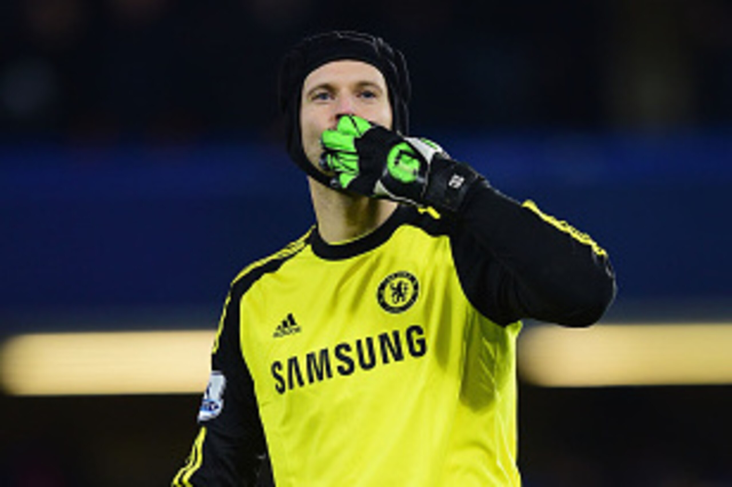 LONDON, ENGLAND - DECEMBER 13:  Petr Cech of Chelsea saltues the crowd after the Barclays Premier League match between Chelsea and Hull City at Stamford Bridge on December 13, 2014 in London, England.  (Photo by Jamie McDonald/Getty Images)