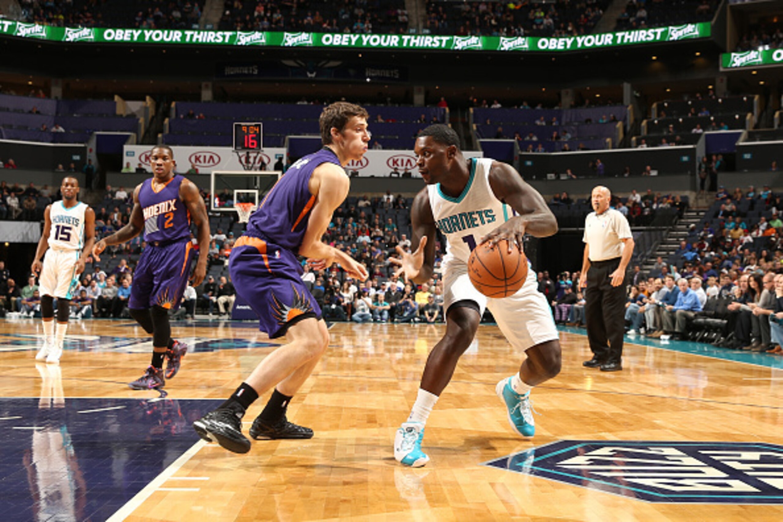 CHARLOTTE, NC - DECEMBER 17:  Lance Stephenson #1 of the Charlotte Hornets dribbles the ball against the Phoenix Suns during the game at the Time Warner Cable Arena on December 17, 2014 in Charlotte, North Carolina. NOTE TO USER: User expressly acknowledg
