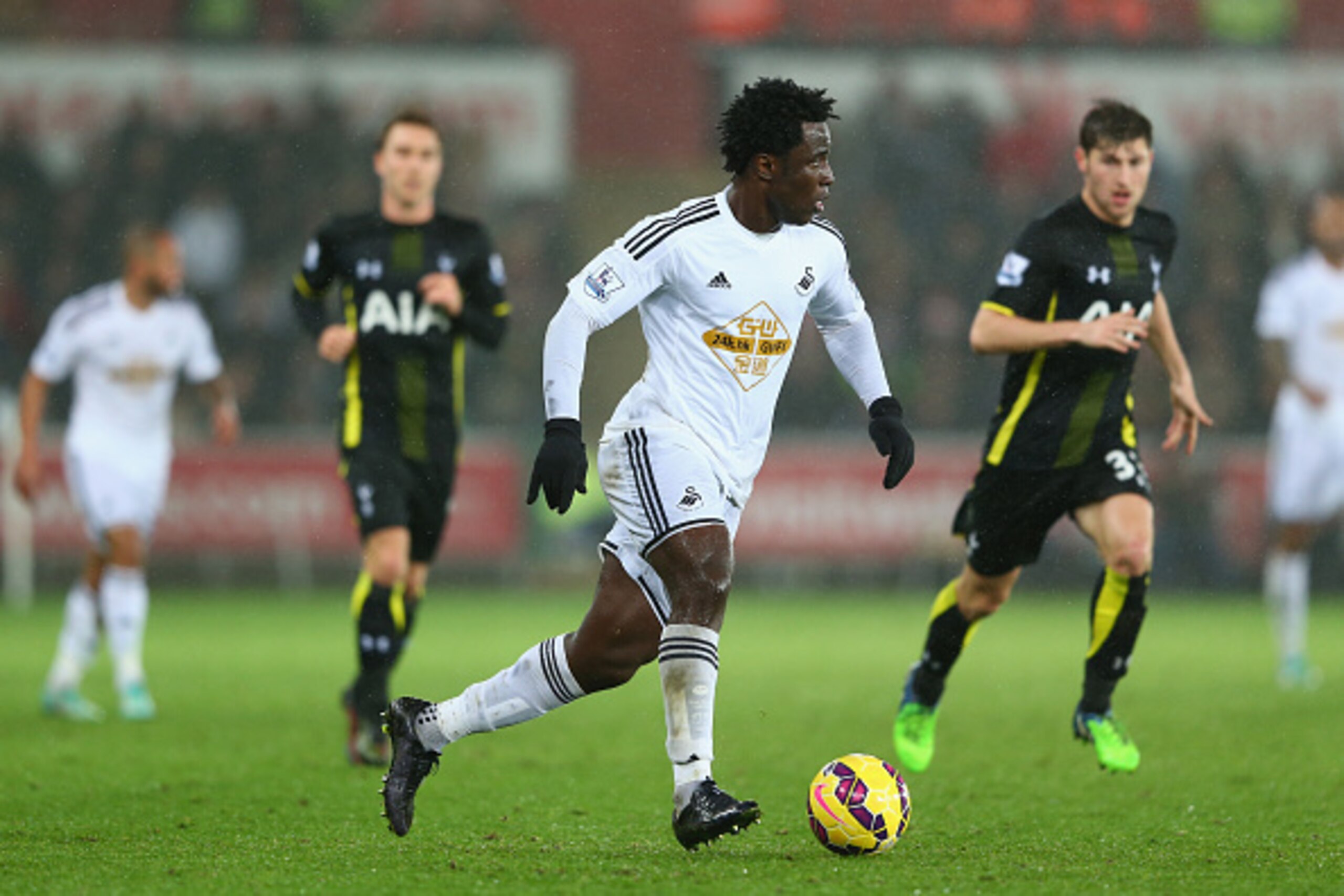 SWANSEA, WALES - DECEMBER 14:  Wilfried Bony of Swansea during the Barclays Premier League match between Swansea City and Tottenham Hotspur at the Liberty Stadium on December 14, 2014 in Swansea, Wales.  (Photo by Michael Steele/Getty Images)