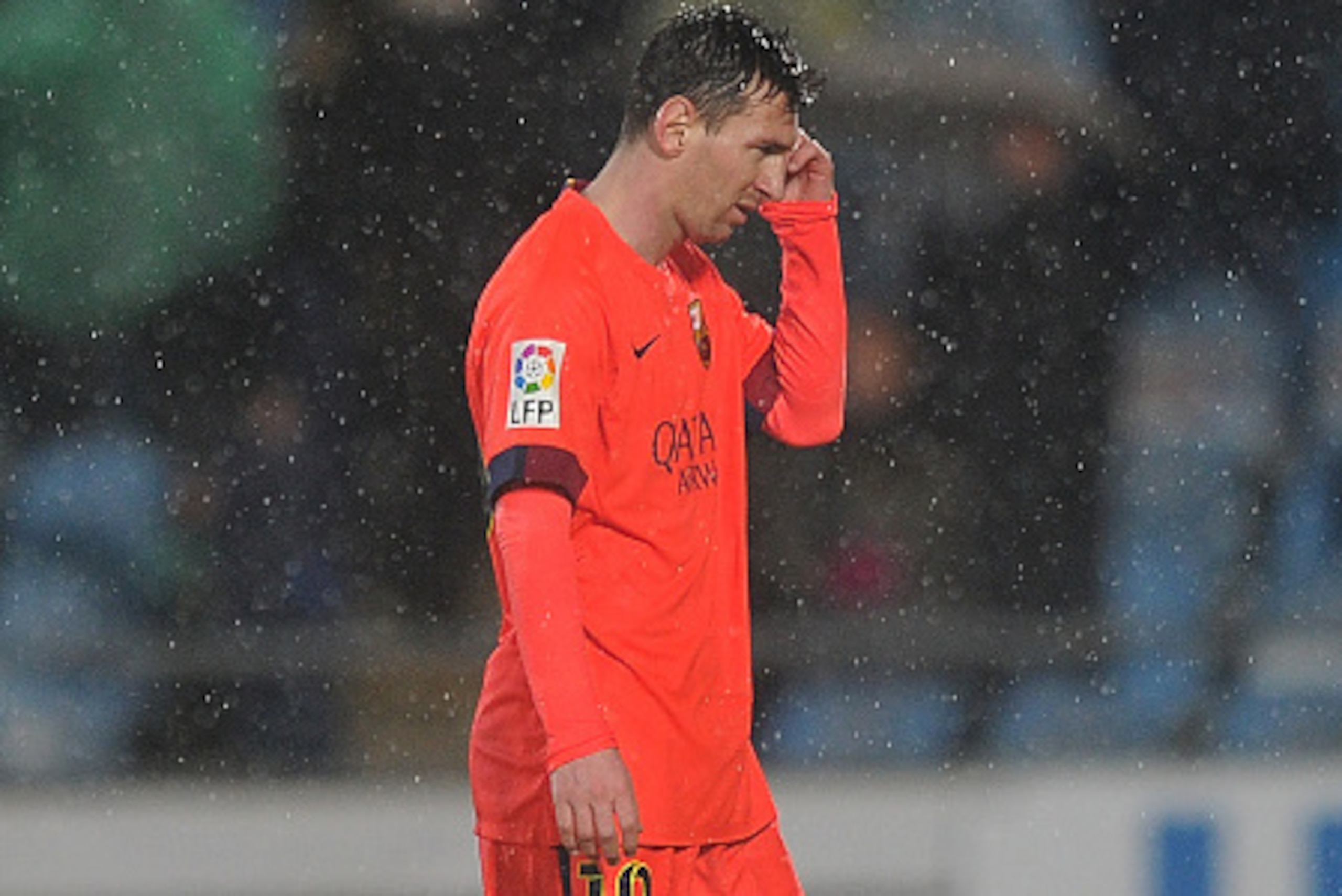 GETAFE, SPAIN - DECEMBER 13:  Lionel Messi of FC Barcelona leaves the field after his side drew 0-0 against Getafe CF during the La Liga match between Getafe CF and FC Barcelona at the Alfonso Perez stadium on December 13, 2014 in Getafe, Spain.  (Photo b