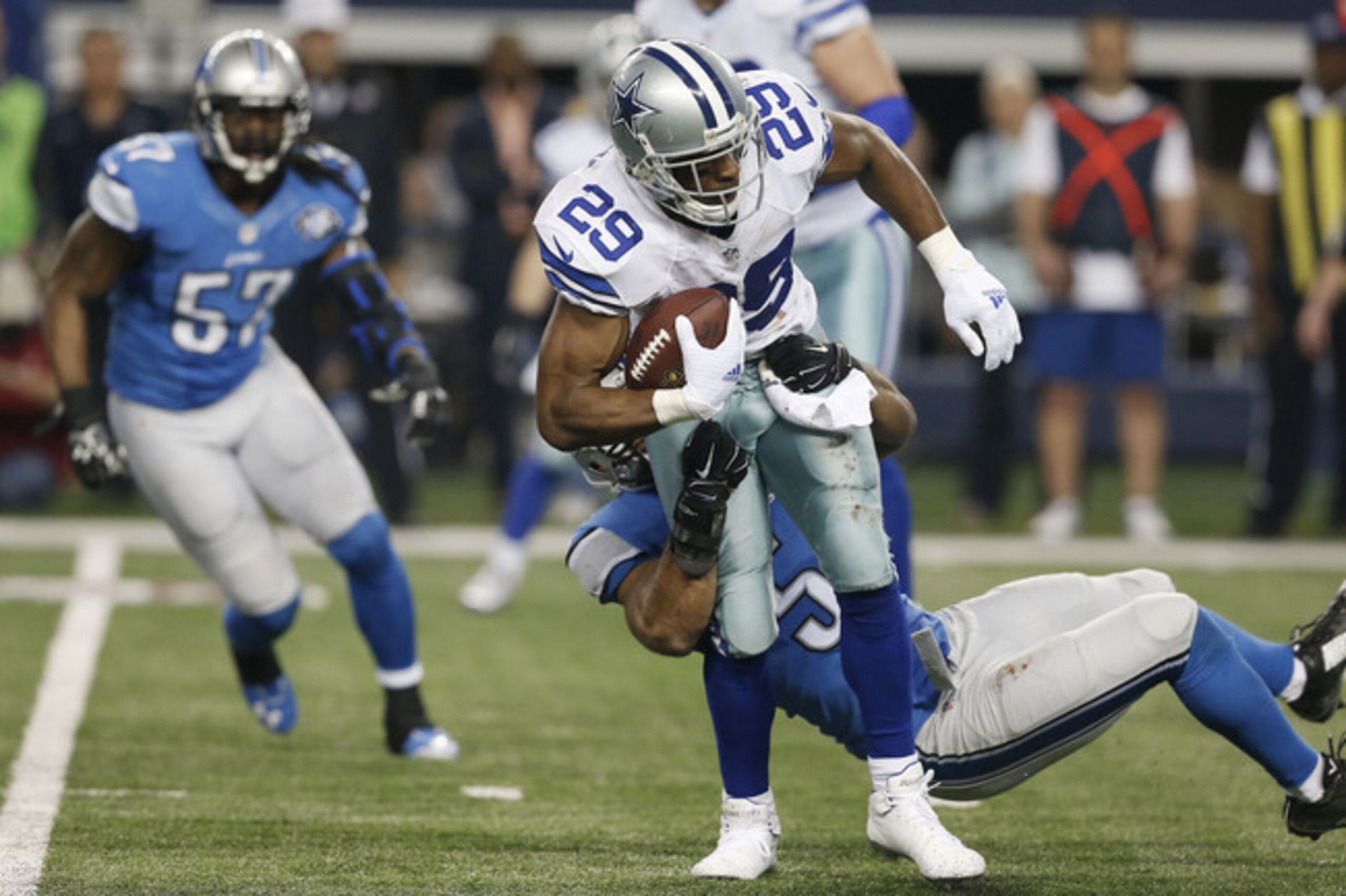 The Cowboys hope to keep the game close until the second half, when they can wear the Packers down with DeMarco Murray and the physical running game.