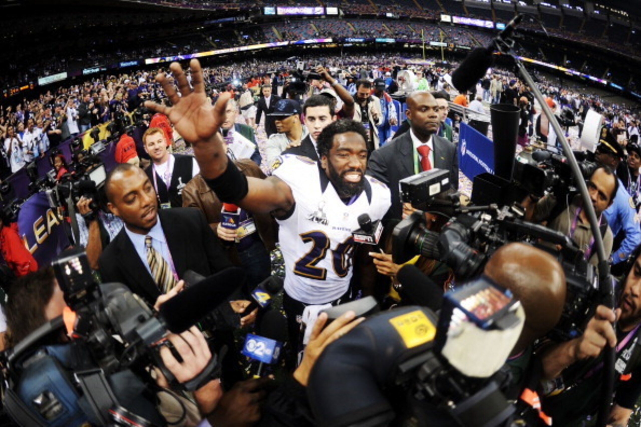 NEW ORLEANS, LA - FEBRUARY 03:  Ed Reed #20 of the Baltimore Ravens celebrates after the Ravens won 34-31 against the San Francisco 49ers during Super Bowl XLVII at the Mercedes-Benz Superdome on February 3, 2013 in New Orleans, Louisiana.  (Photo by Harr