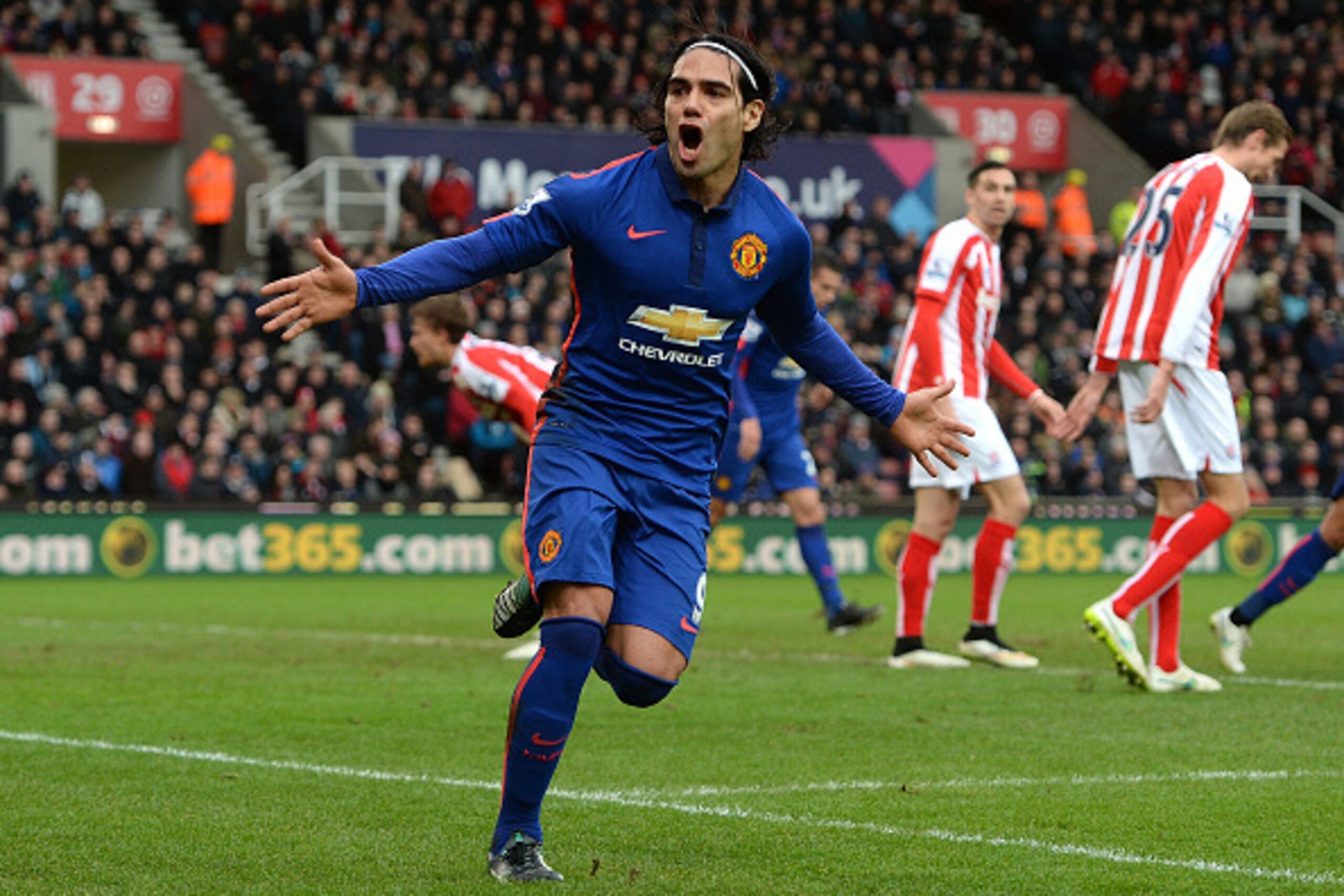 STOKE ON TRENT, ENGLAND - JANUARY 01:  Radamel Falcao of Manchester United  celebrates scoring his team's first goal during the Barclays Premier League match between Stoke City and Manchester United at Britannia Stadium on January 1, 2015 in Stoke on Tren