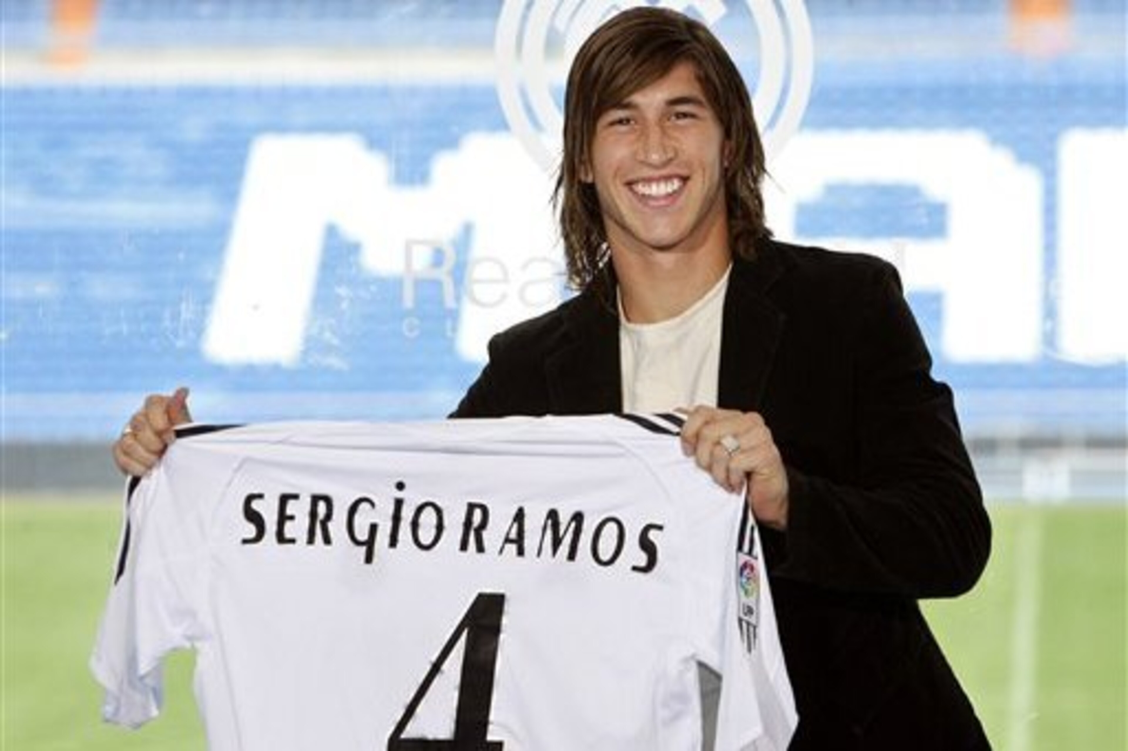 Ramos at his presentation following his move from Sevilla in 2005.