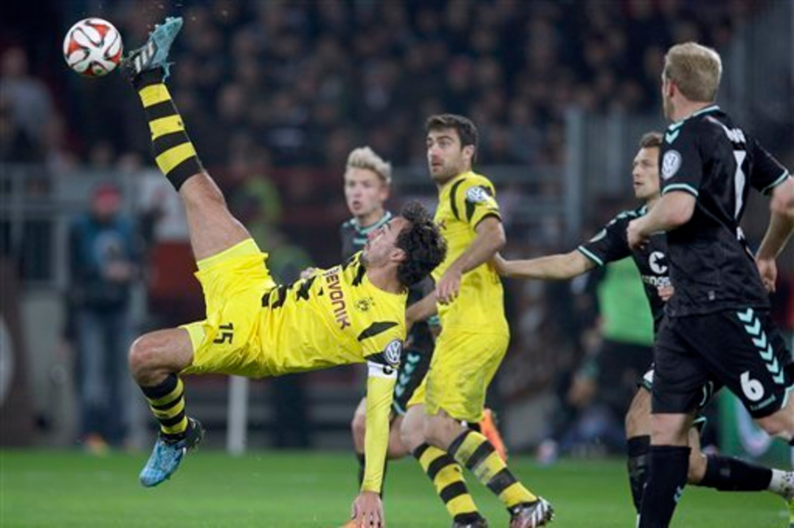 Hummels would be an excellent addition for United.