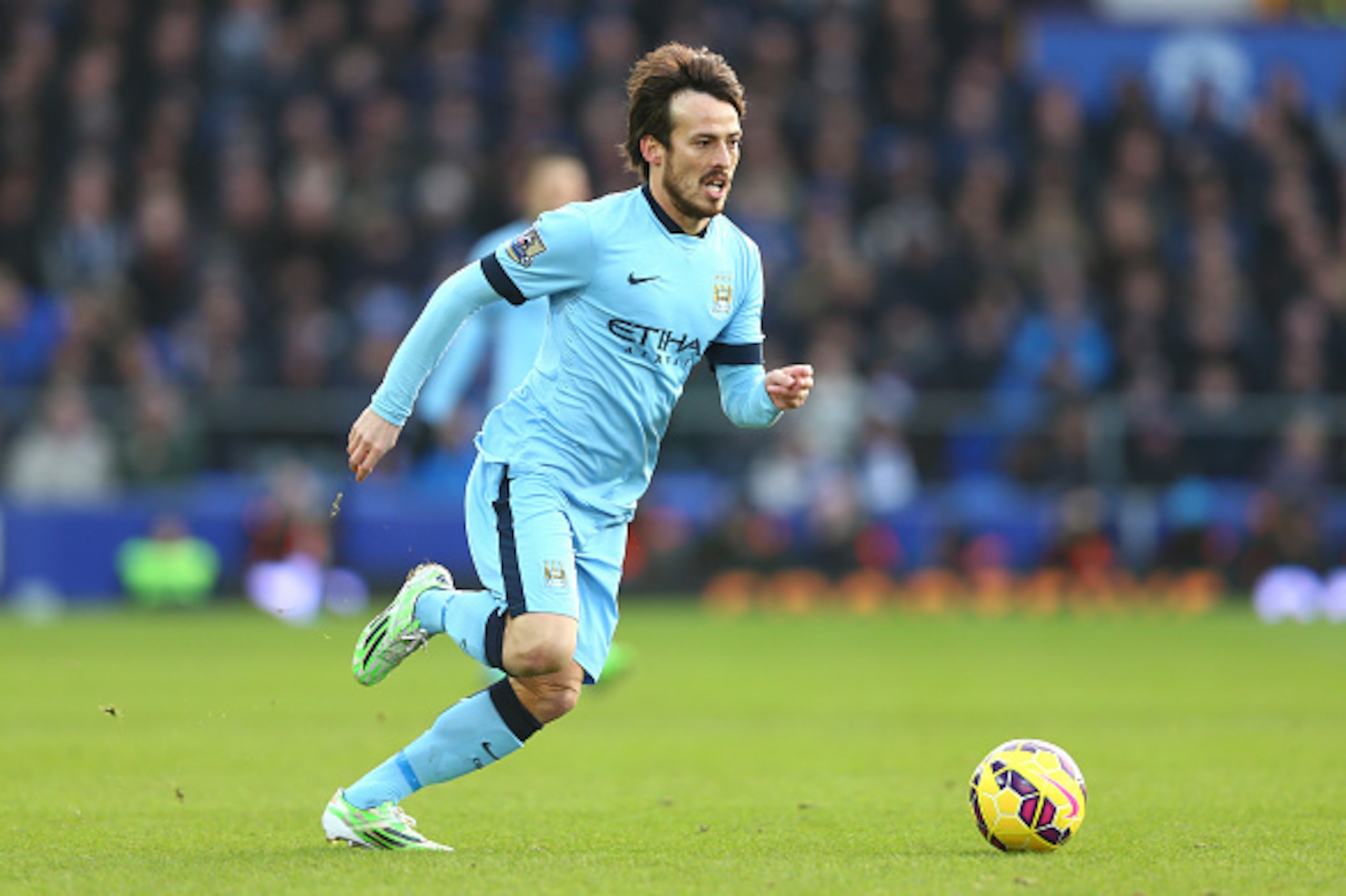 LIVERPOOL, ENGLAND - JANUARY 10:  David Silva of Manchester City in action during the Barclays Premier League match between Everton and Manchester City at Goodison Park on January 10, 2015 in Liverpool, England.  (Photo by Clive Brunskill/Getty Images)